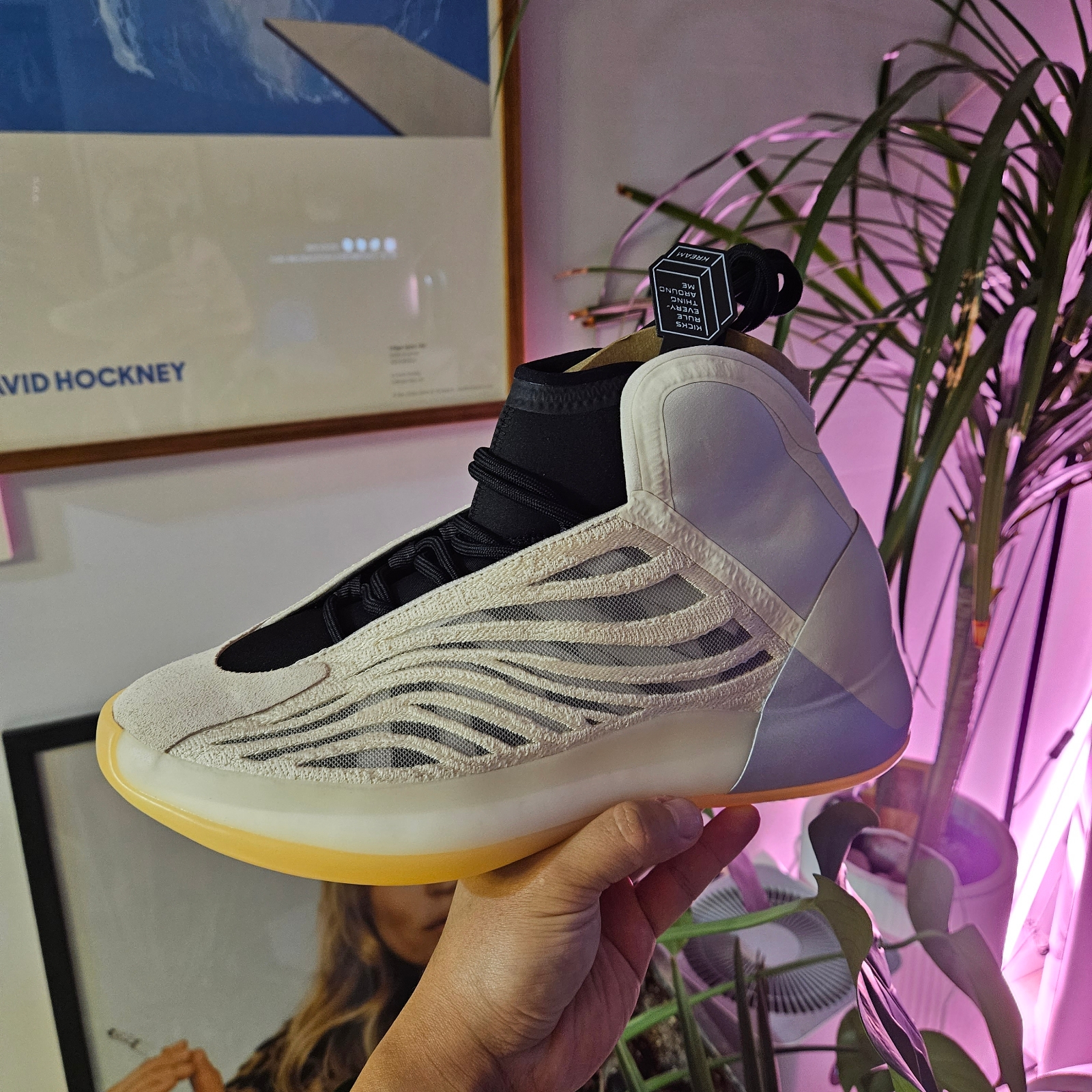 Adidas Yeezy QNTM Mist Slate 착용 스타일 - 1