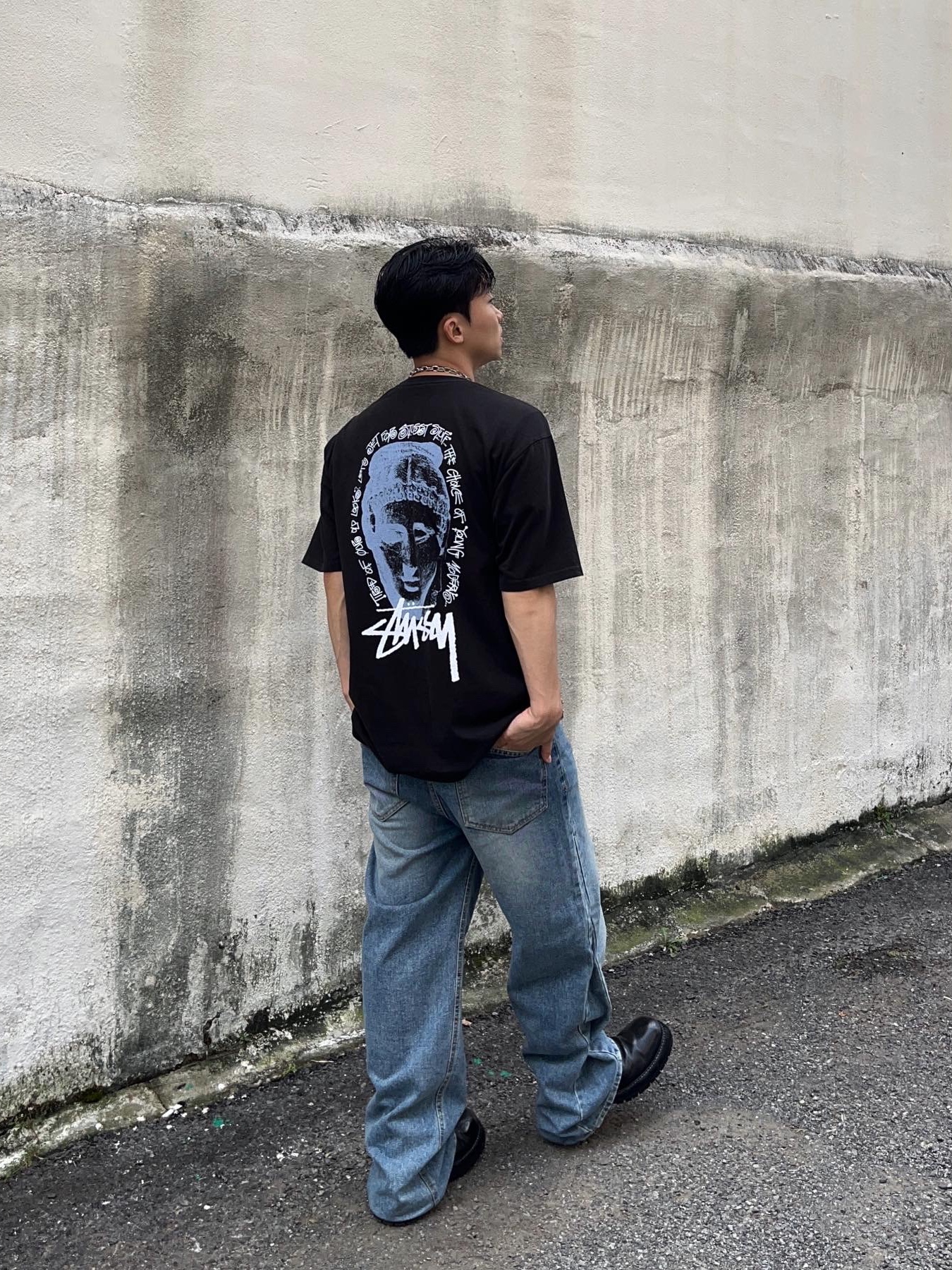 Stussy Young Moderns Pigment Dyed T-Shirt Black 착용 스타일