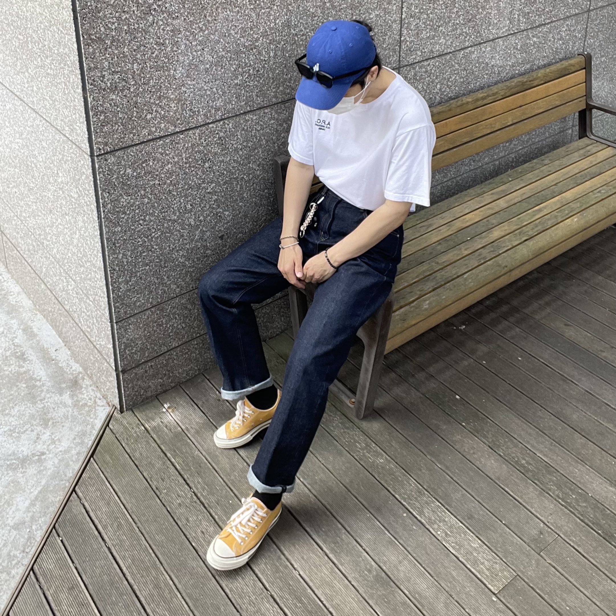 Converse Chuck 70 Ox Vintage Canvas Sunflower, A.P.C. Raymond T-Shirt White 착용 스타일 - 1