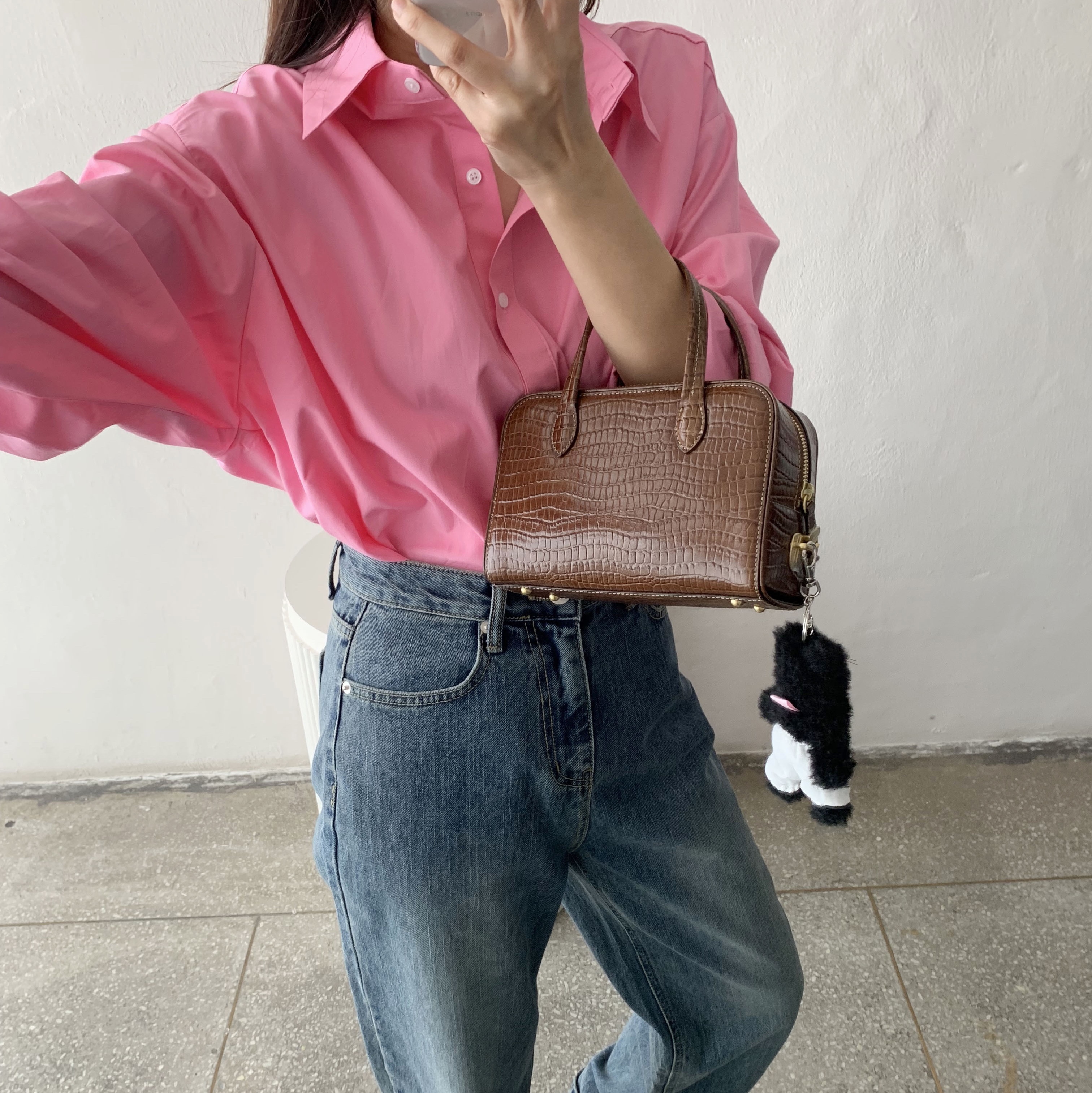 Monamhee Beulpingi Keyring with White Pants Black 착용 스타일 - 3