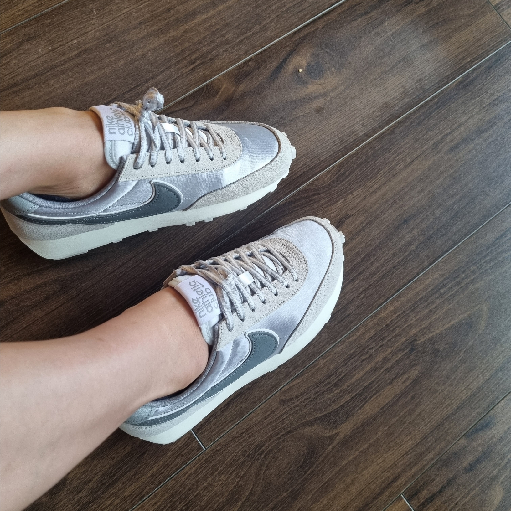 (W) Nike Daybreak SE Light Smoke Grey 착용 스타일 - 1