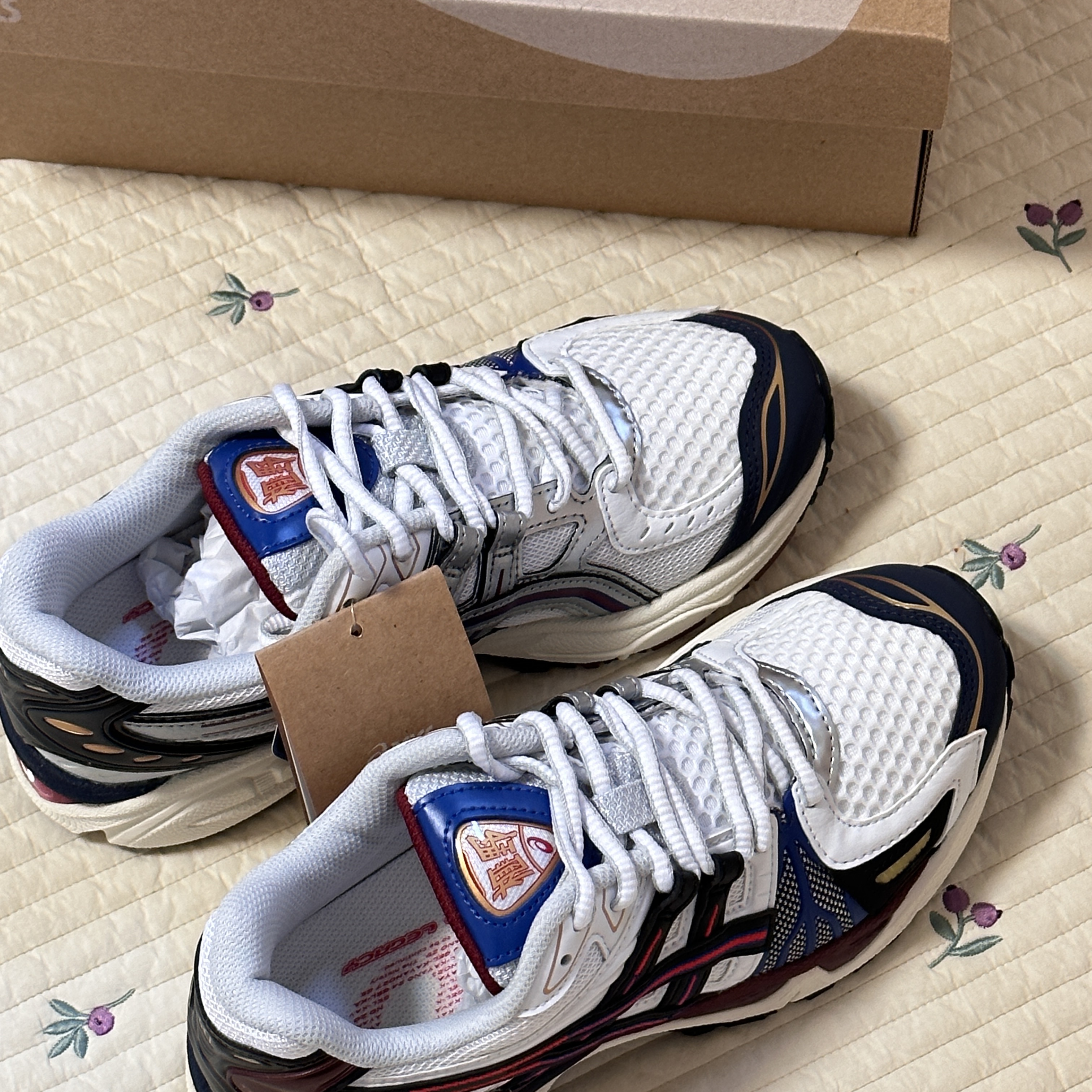 Asics Gel-Kayano Legacy White Black 착용 스타일 - 1