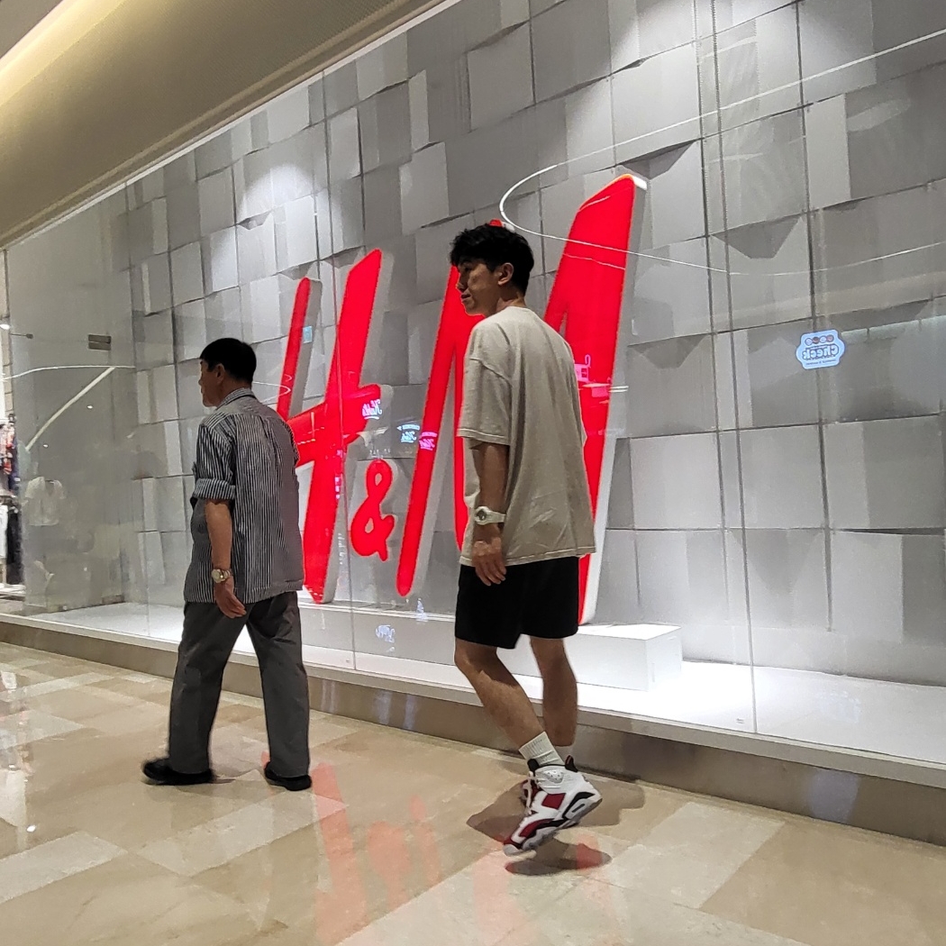 Jordan 6 Retro Carmine 2021 착용 스타일 - 2