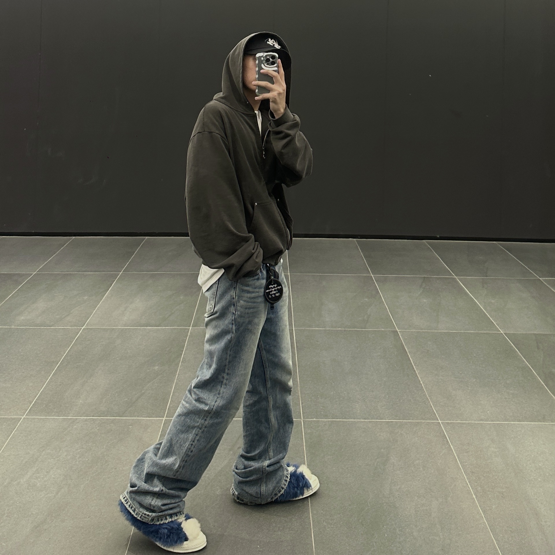 Converse x Ambush Chuck 70 Fuzzy Navy Blue 착용 스타일 - 3
