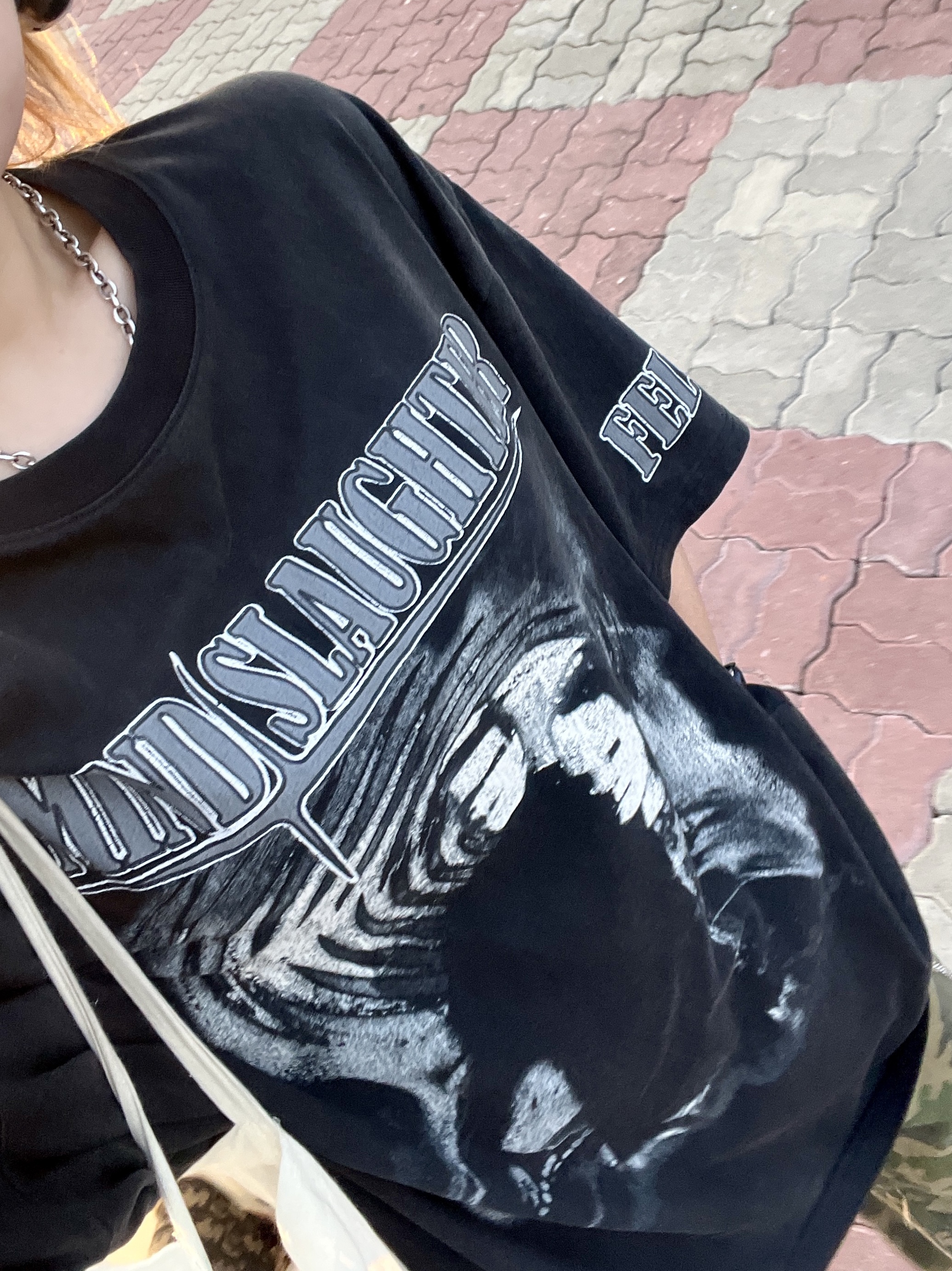 (W) Rick Owens Drkshdw Suede Vintage Sneakers Dark Dust, Project G/R Mind Slaughter Vintage Washeed T-Shirt Black 착용 스타일 - 2