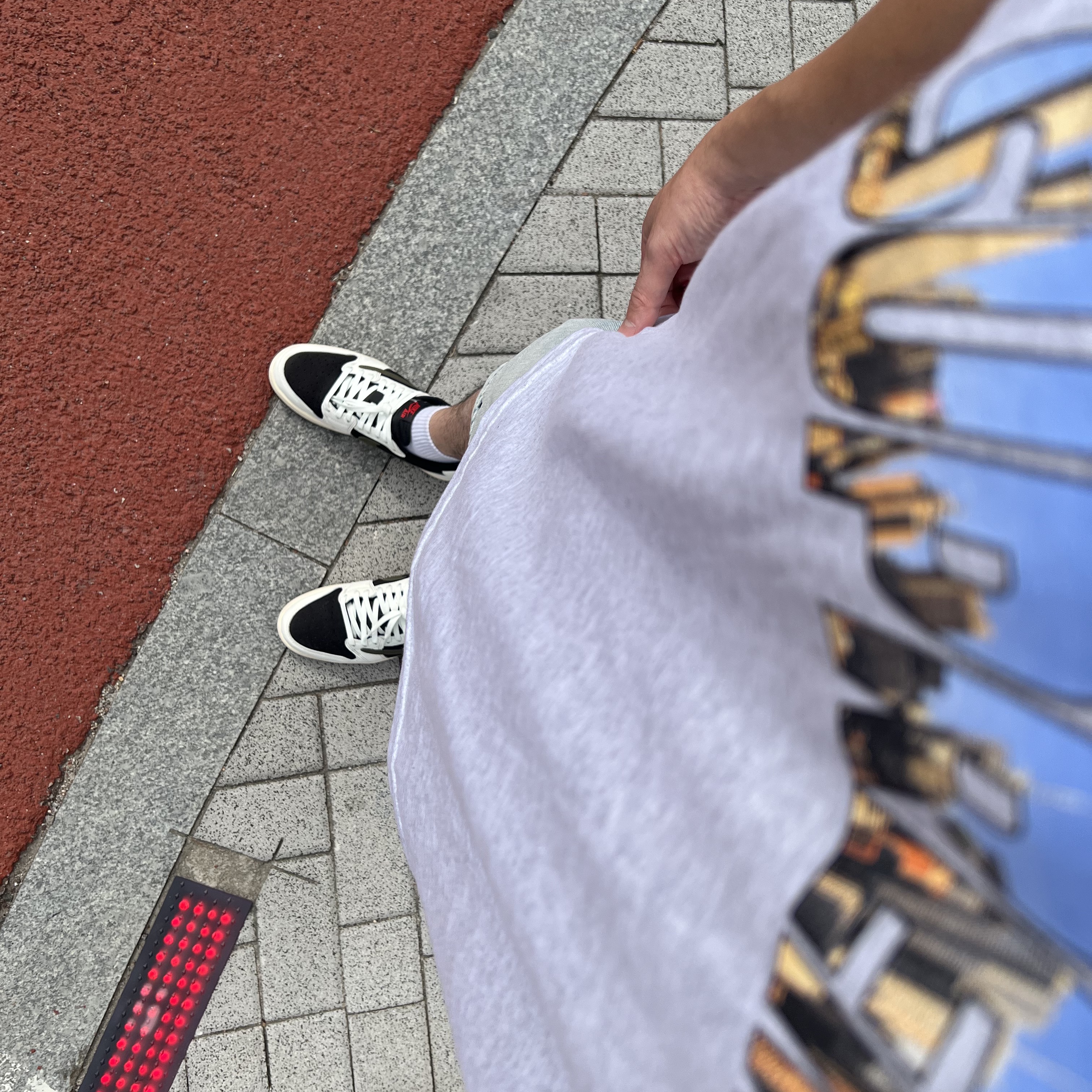Supreme Gotham T-Shirt Ash Grey - 23FW, (W) Jordan 1 x Travis Scott Retro Low OG SP Medium Olive 착용 스타일