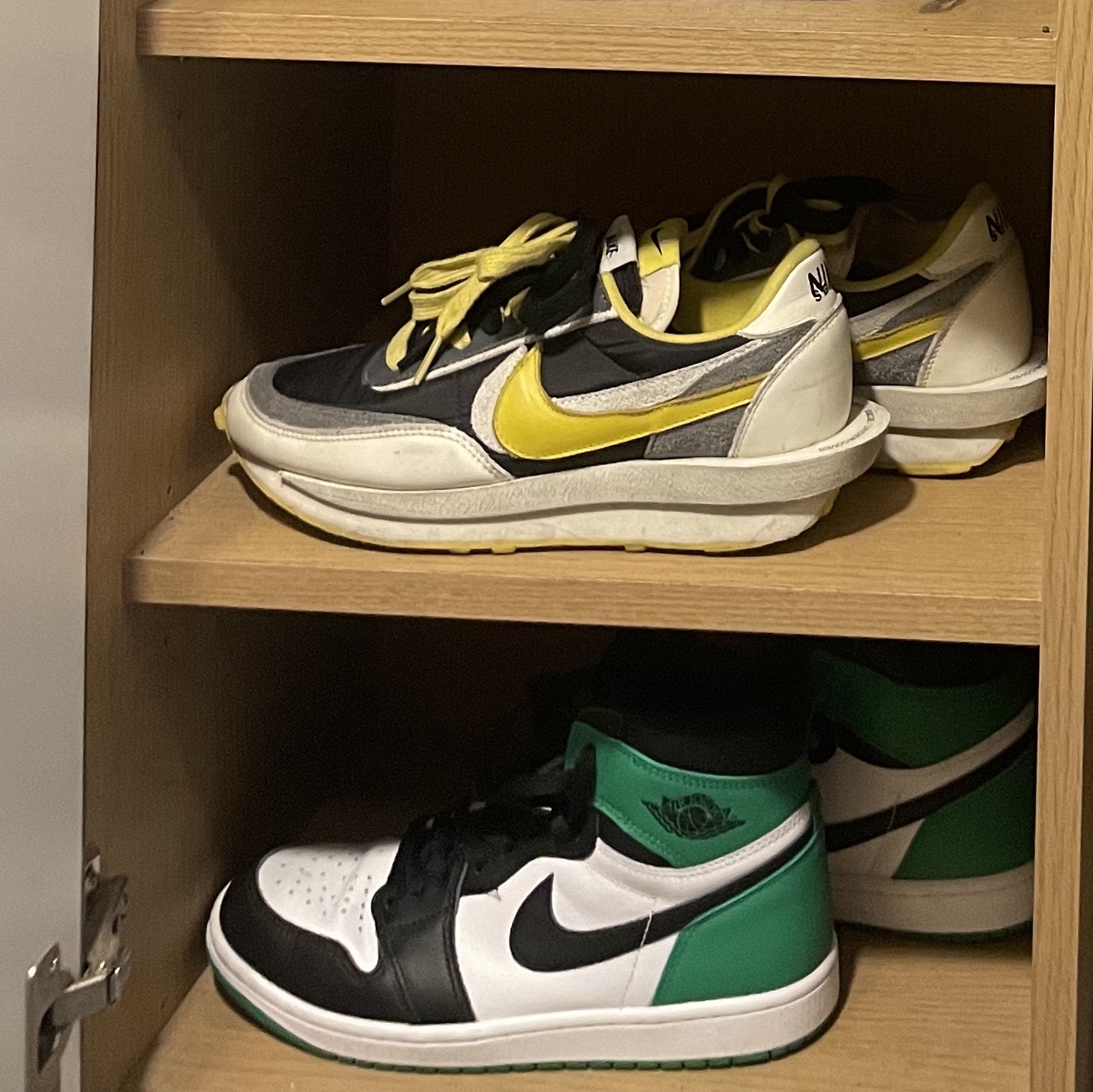Jordan 1 Retro High OG Black and Lucky Green, Nike x Sacai x Undercover LDWaffle Black Bright Citron 착용 스타일 - 1