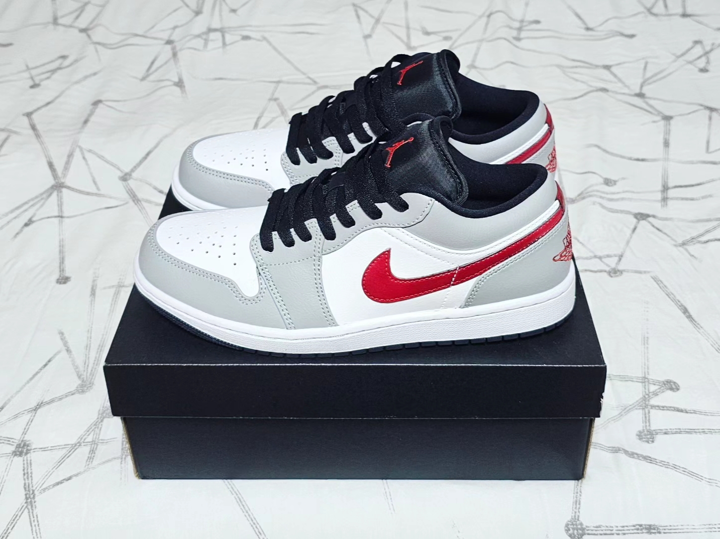 Jordan 1 Low Light Smoke Grey 착용 스타일 - 2
