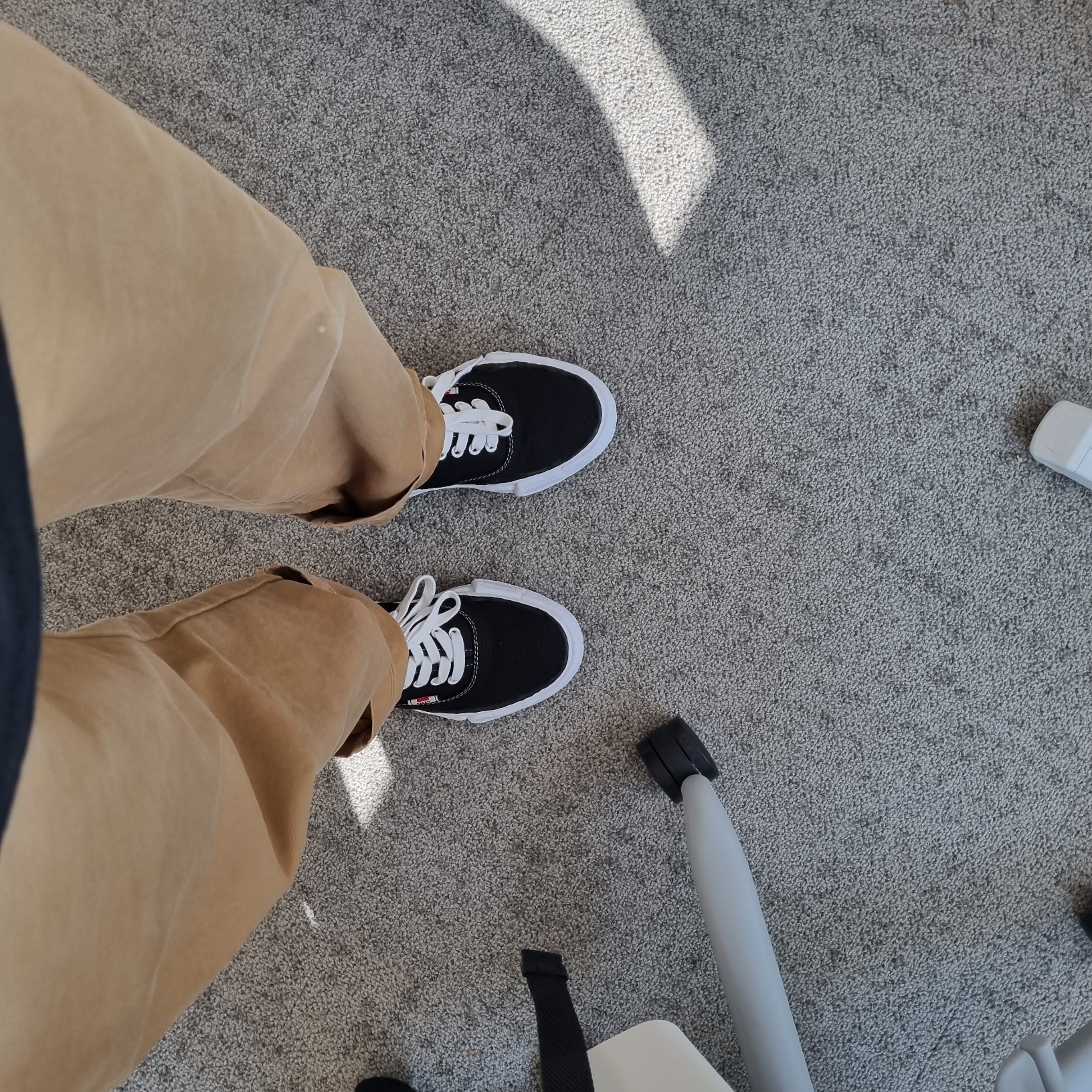 Maison Mihara Yasuhiro Baker OG Sole Canvas Low Cut Sneakers Black 착용 스타일
