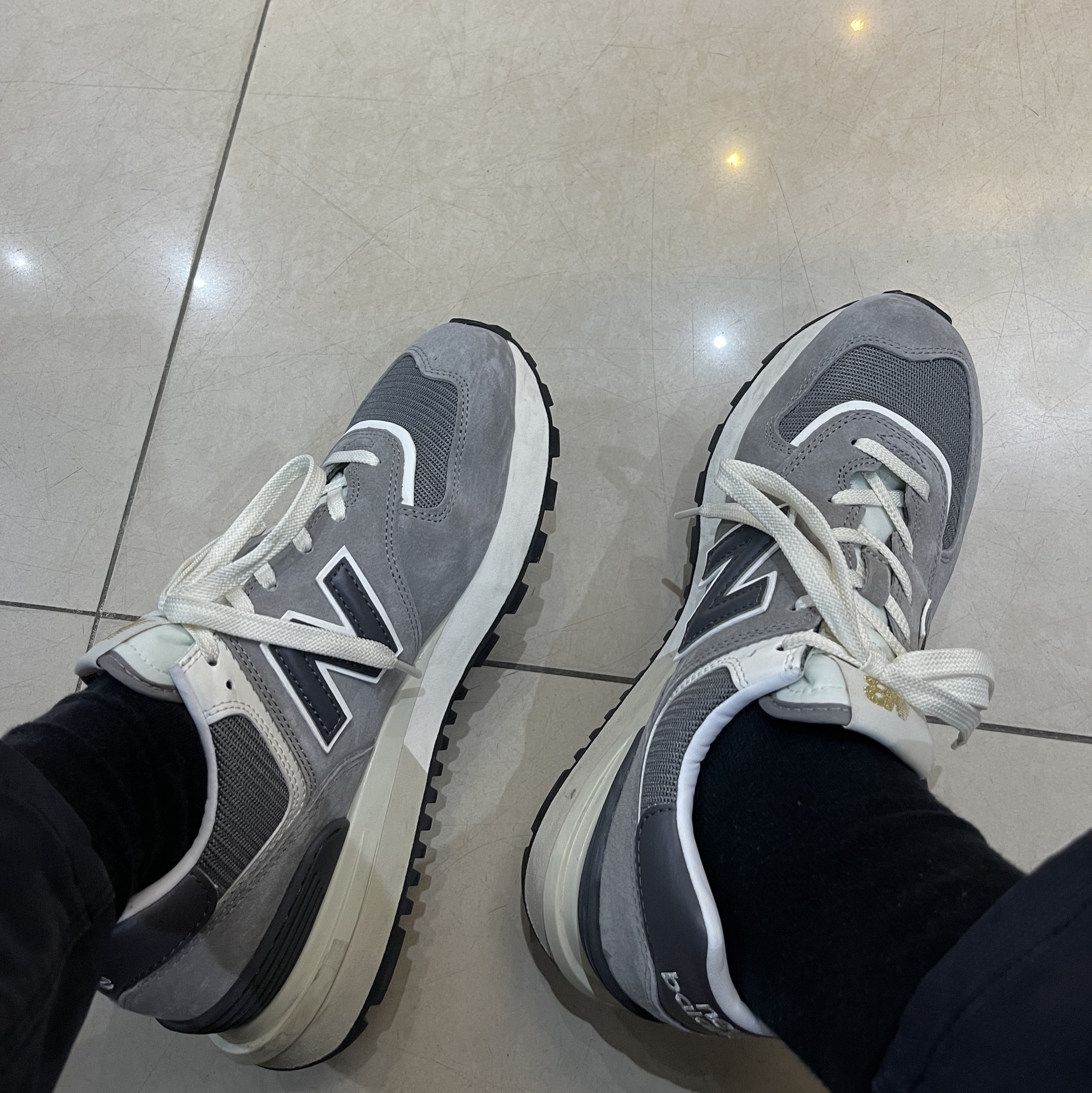 New Balance 574 Legacy Grey 착용 스타일