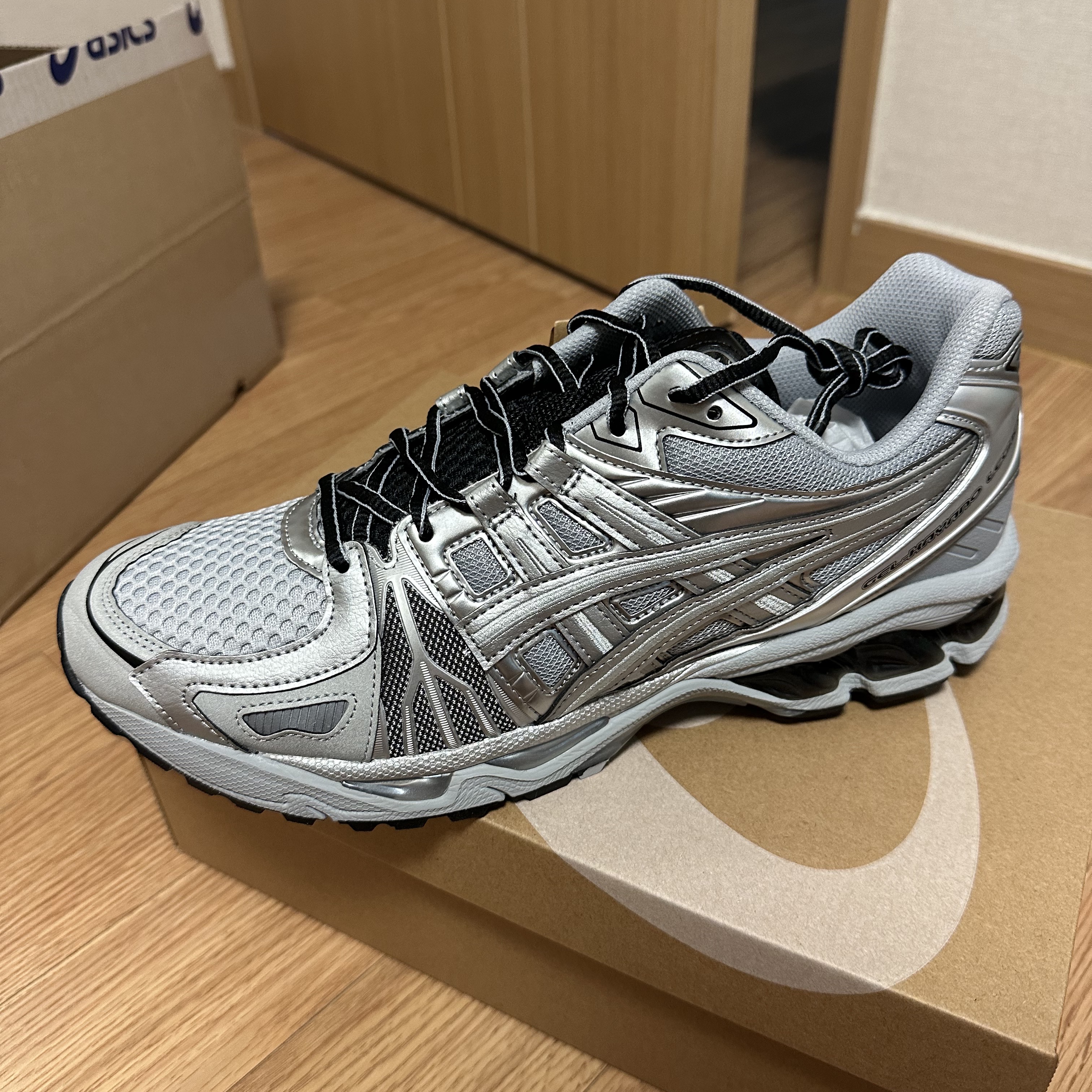 Asics Gel-Kayano Legacy Pure Silver 착용 스타일 - 4