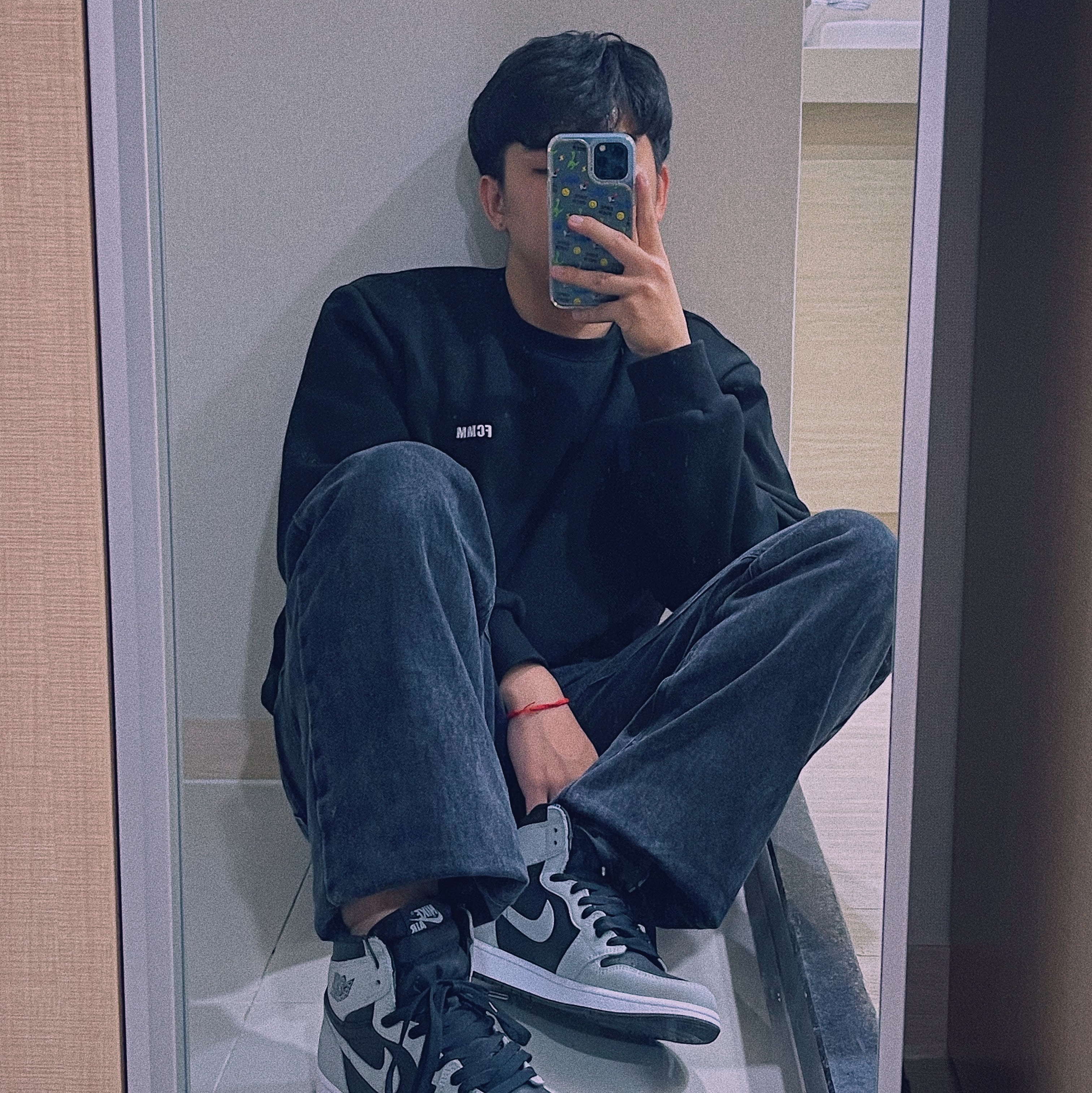 Jordan 1 Retro High OG Shadow 2.0 착용 스타일 - 3