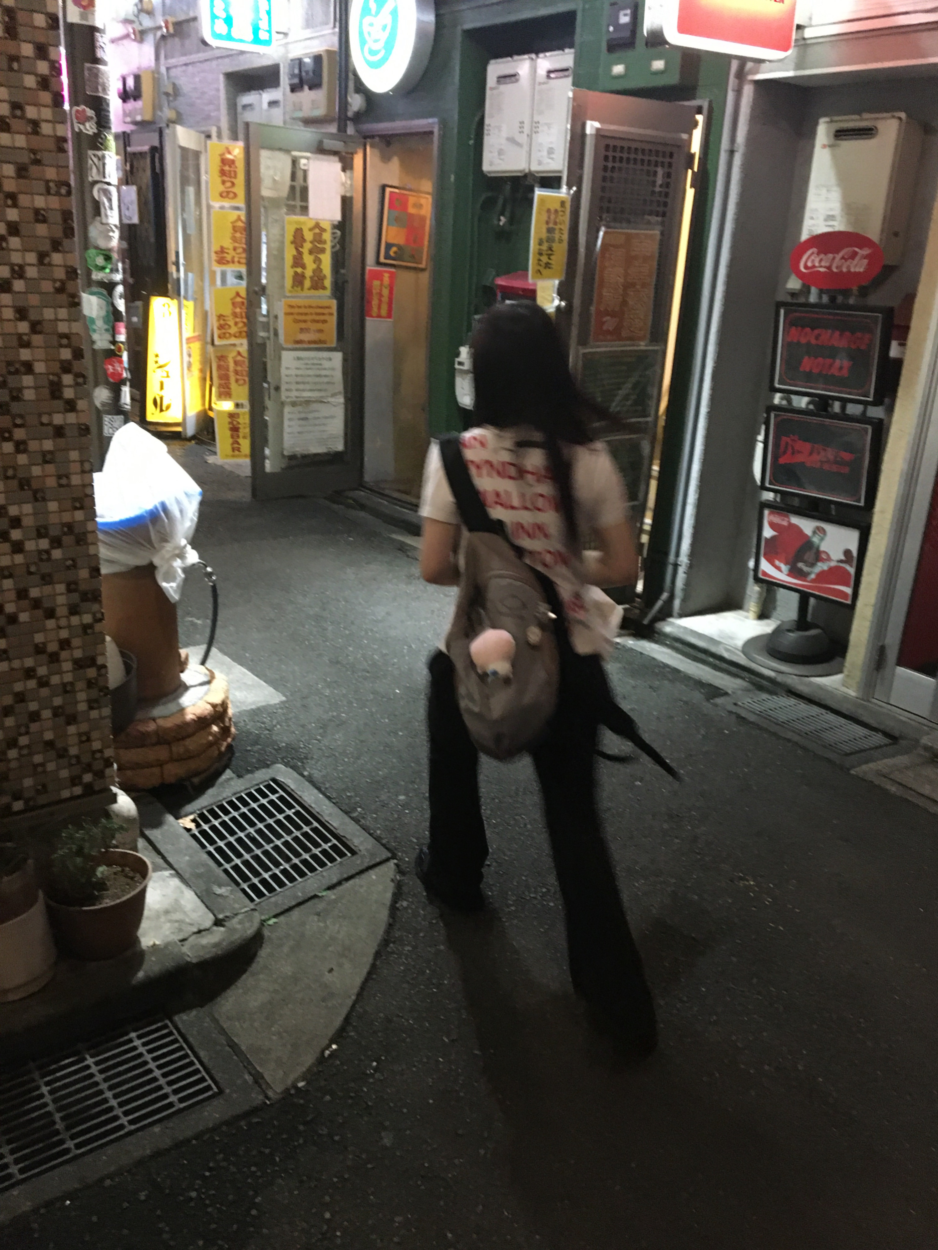 [KREAM 단독] Safarispot Women 1/2 Highway Inn T-Shirt White Red, Mischief Rhombus Backpack Pink Grey 착용 스타일 - 3