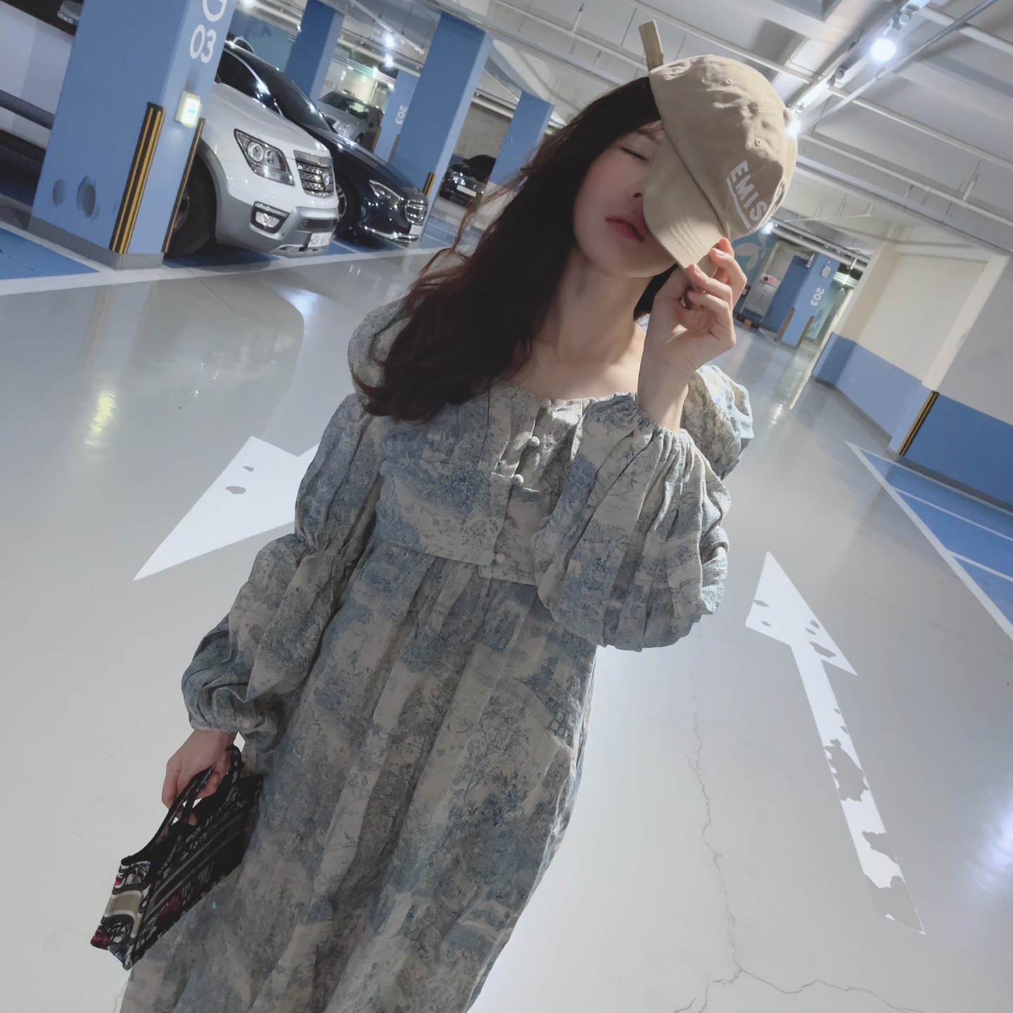 Emis EP11 Ball Cap Beige, Dior Mini Dior Book Tote Fuchsia Multicolor Toile De Jouy Voyage Embroidery 착용 스타일 - 2
