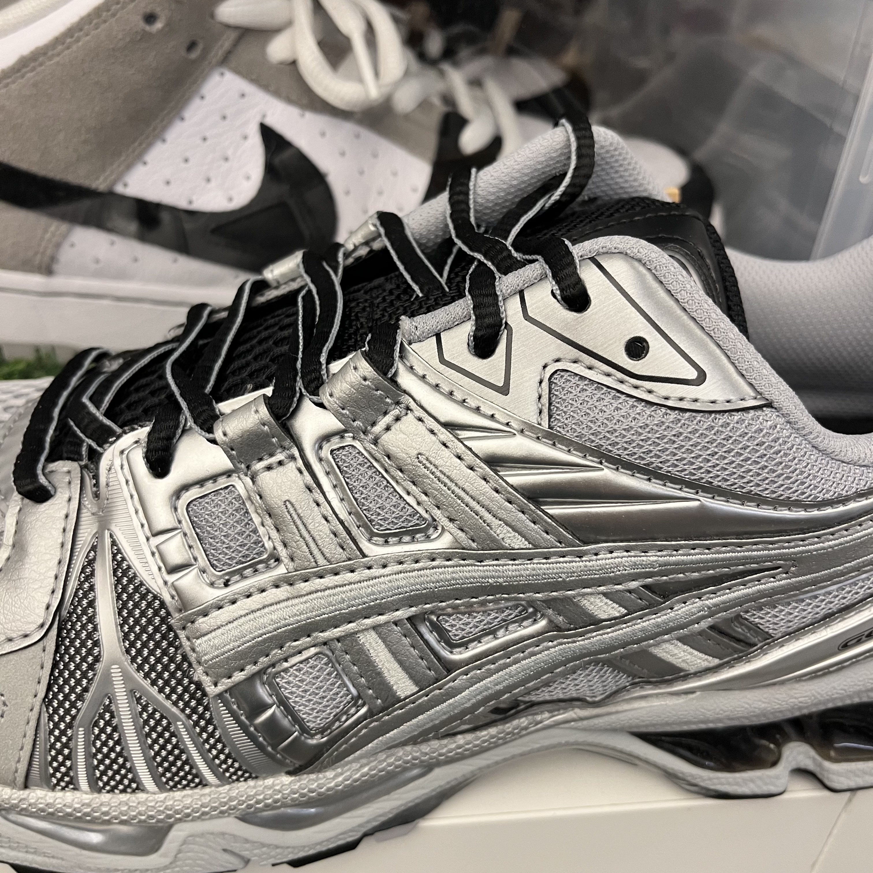 Asics Gel-Kayano Legacy Pure Silver 착용 스타일 - 4