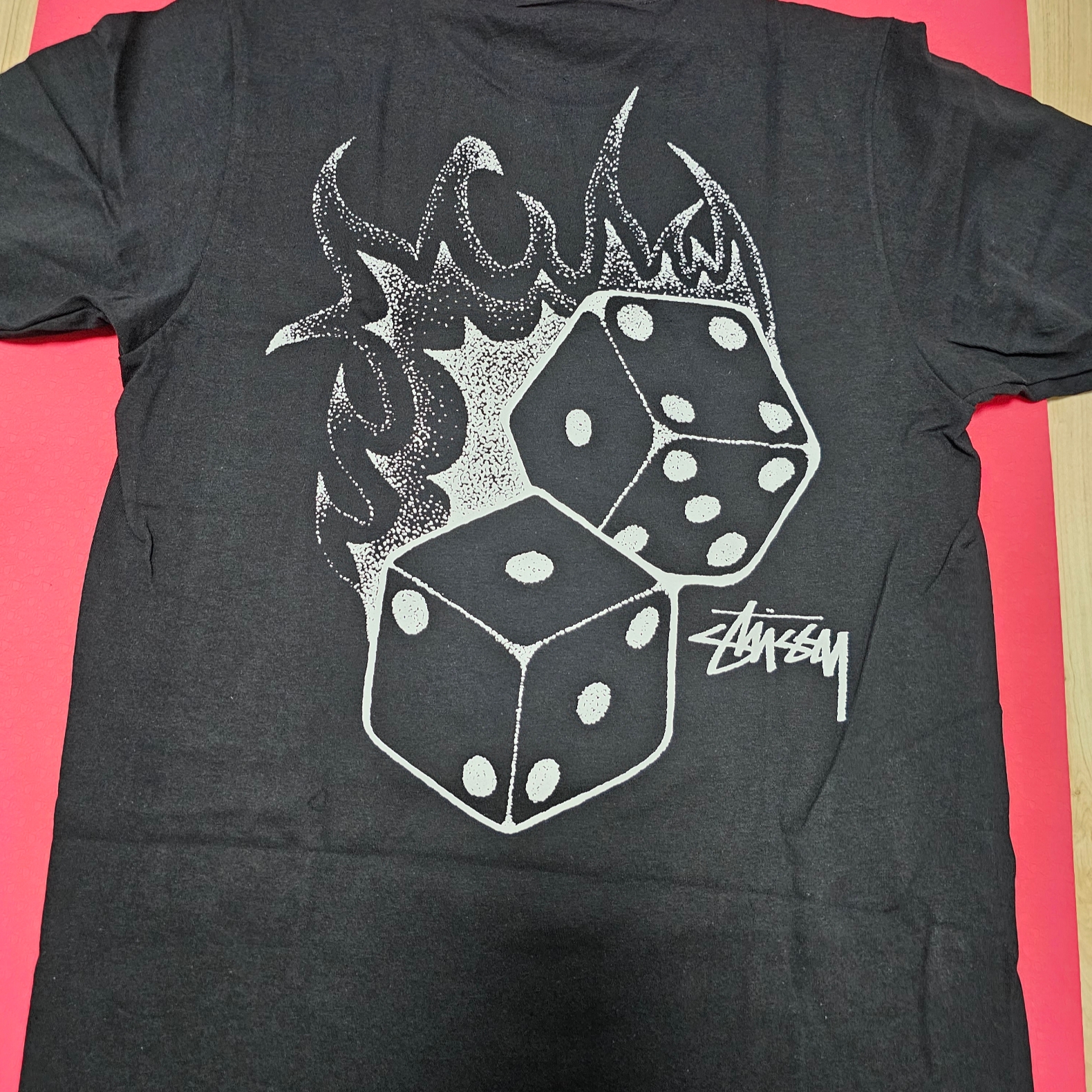 Stussy Fire Dice T-Shirt Black 착용 스타일 - 2