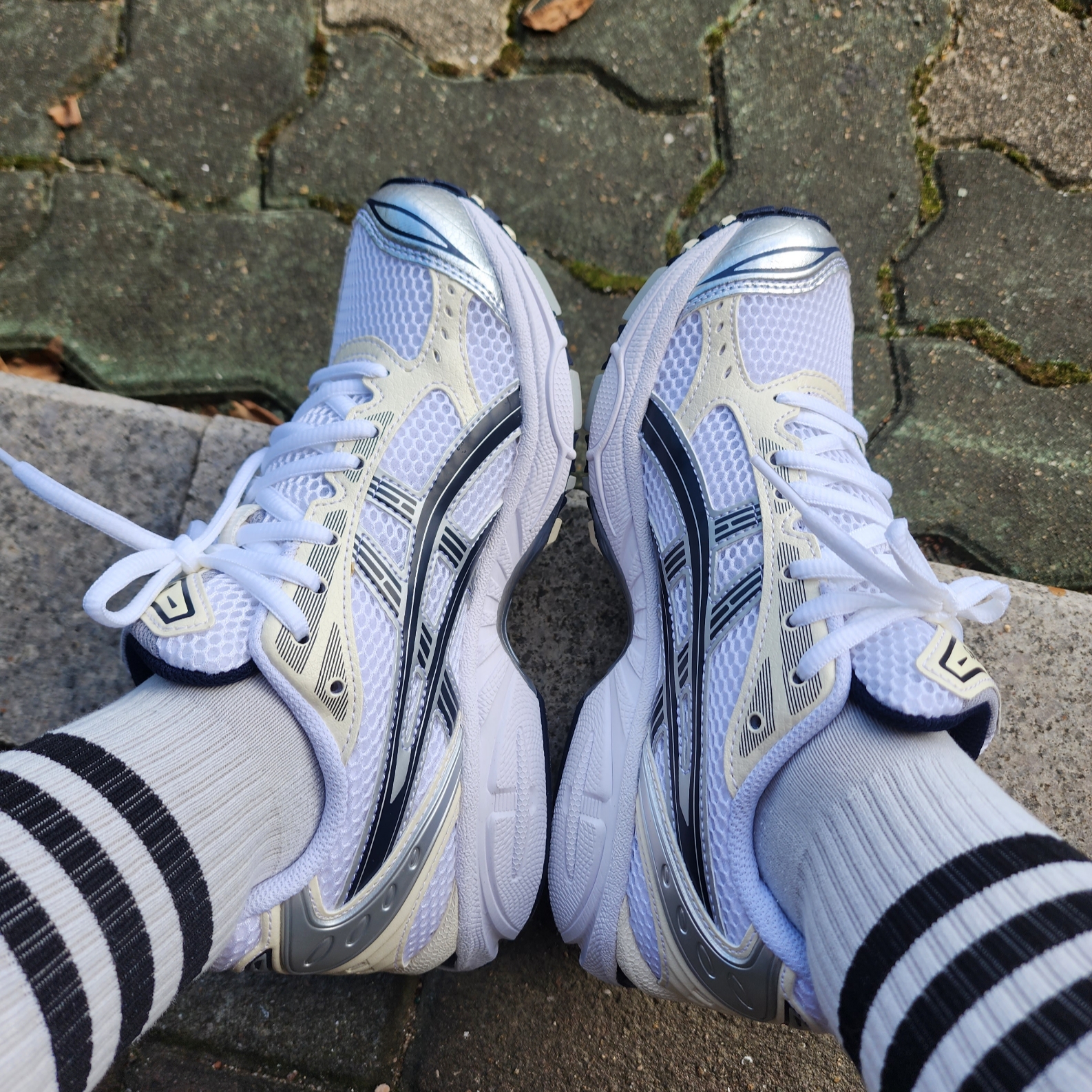 (W) Asics Gel-Kayano 14 White Midnight 착용 스타일 - 2