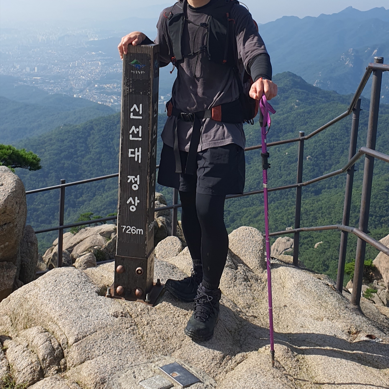Hoka Kaha 2 Gore-Tex Black, Nike ACG Trail Cap Black 착용 스타일