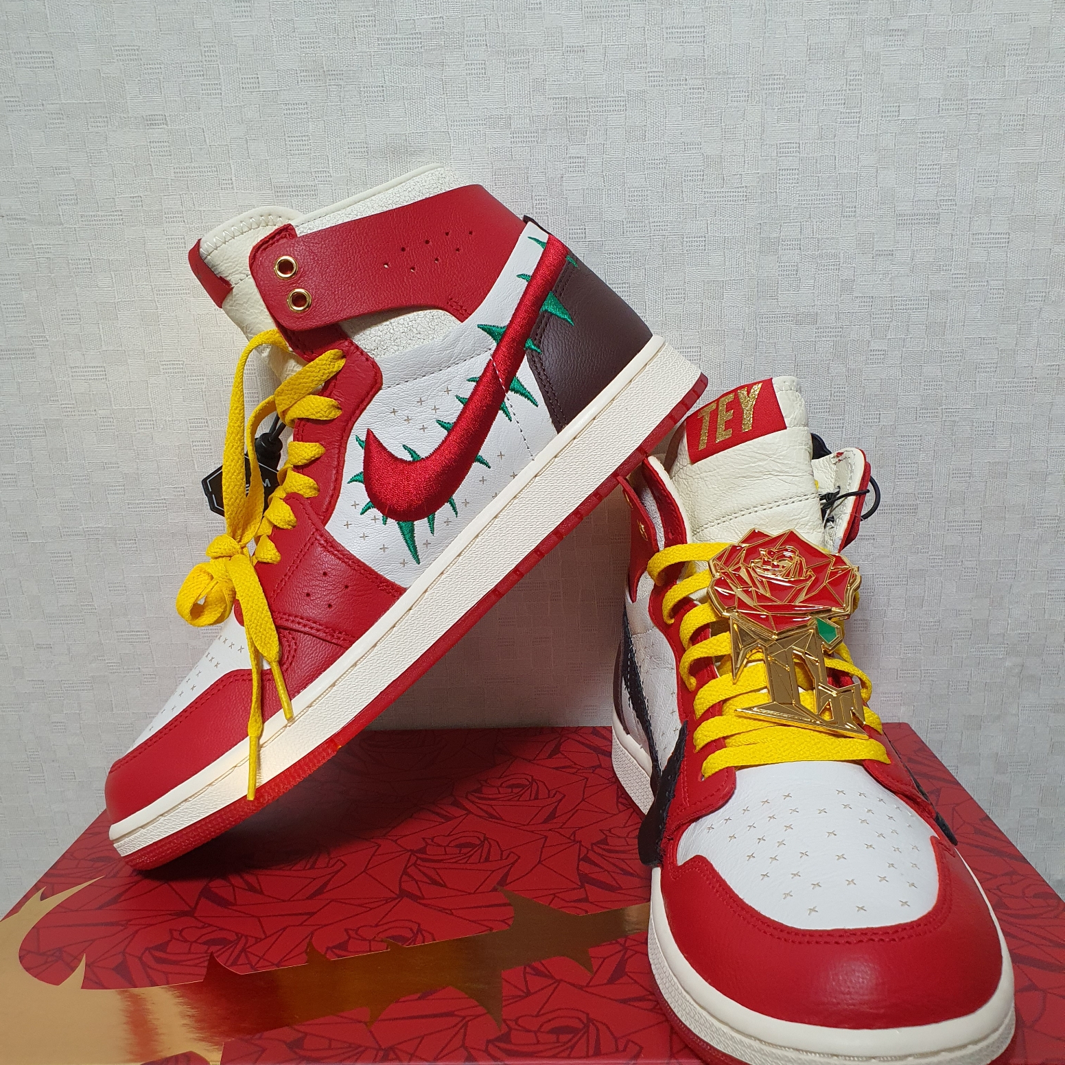 (W) Jordan 1 x Teyana Taylor Zoom CMFT 2 Gym Red 착용 스타일