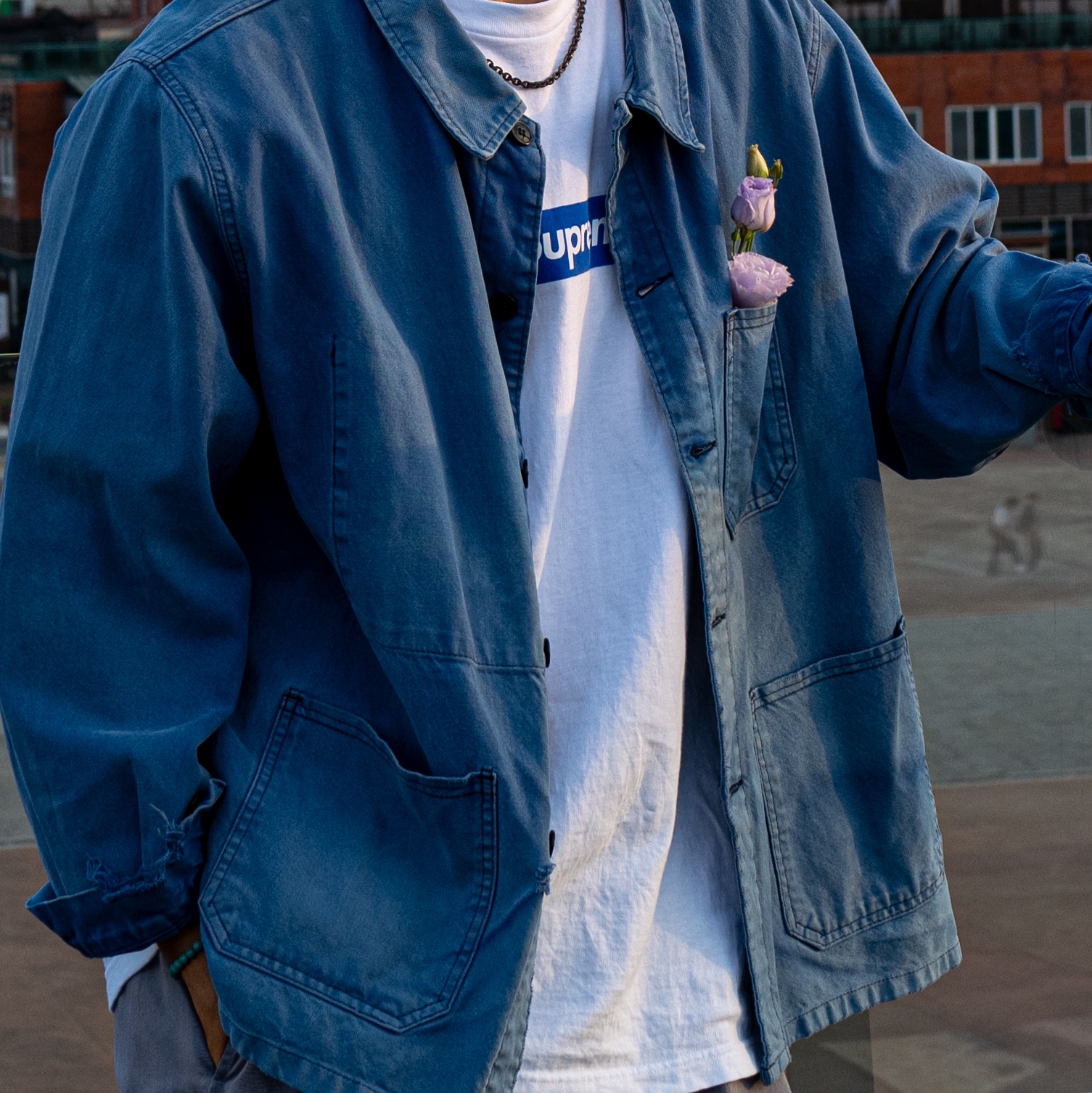 Supreme Seoul Box Logo T-Shirt White - 23FW, Supreme Chino Pants Washed Navy - 23FW 착용 스타일 - 2