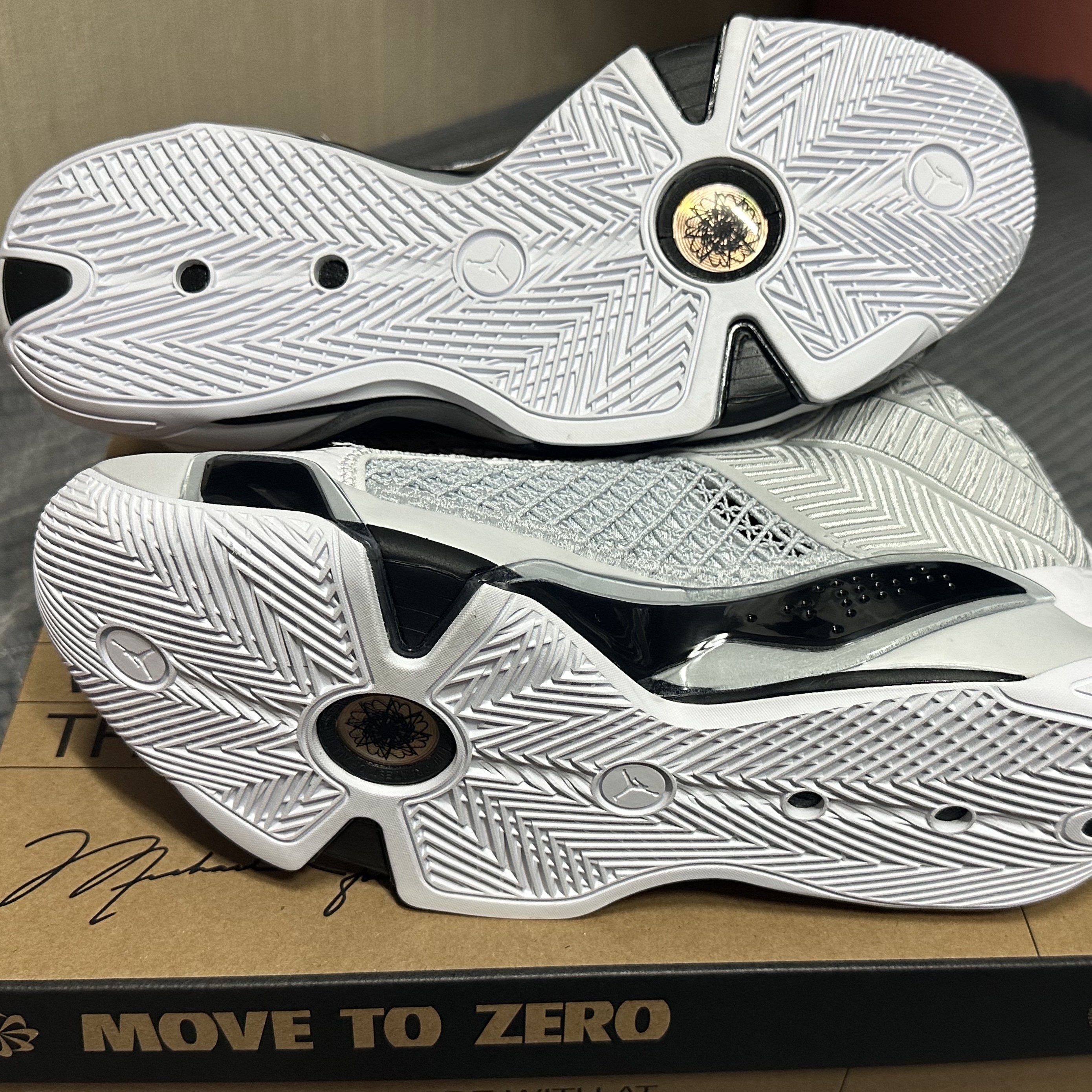 Jordan XXXVIII PF FIBA 착용 스타일 - 2