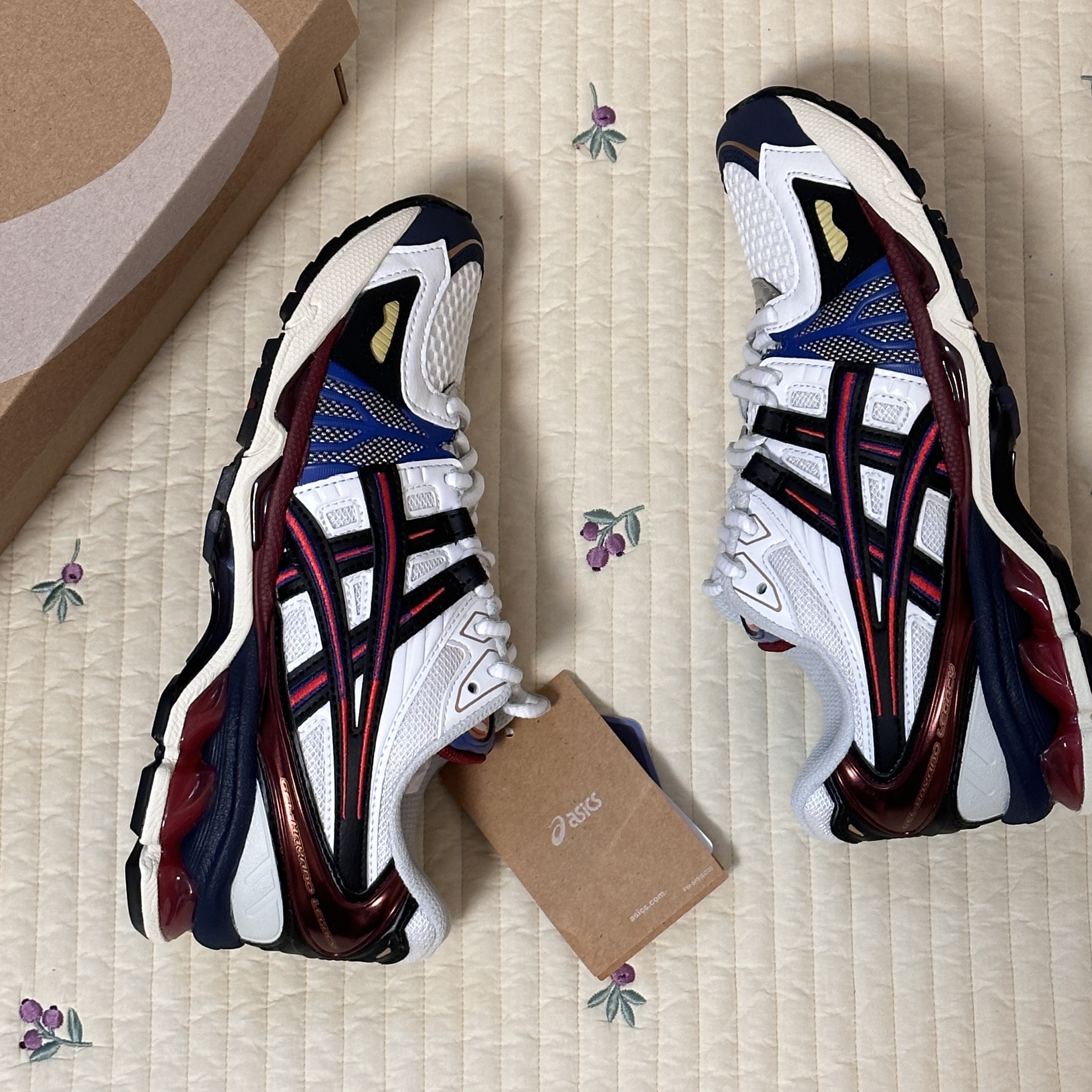 Asics Gel-Kayano Legacy White Black 착용 스타일 - 3