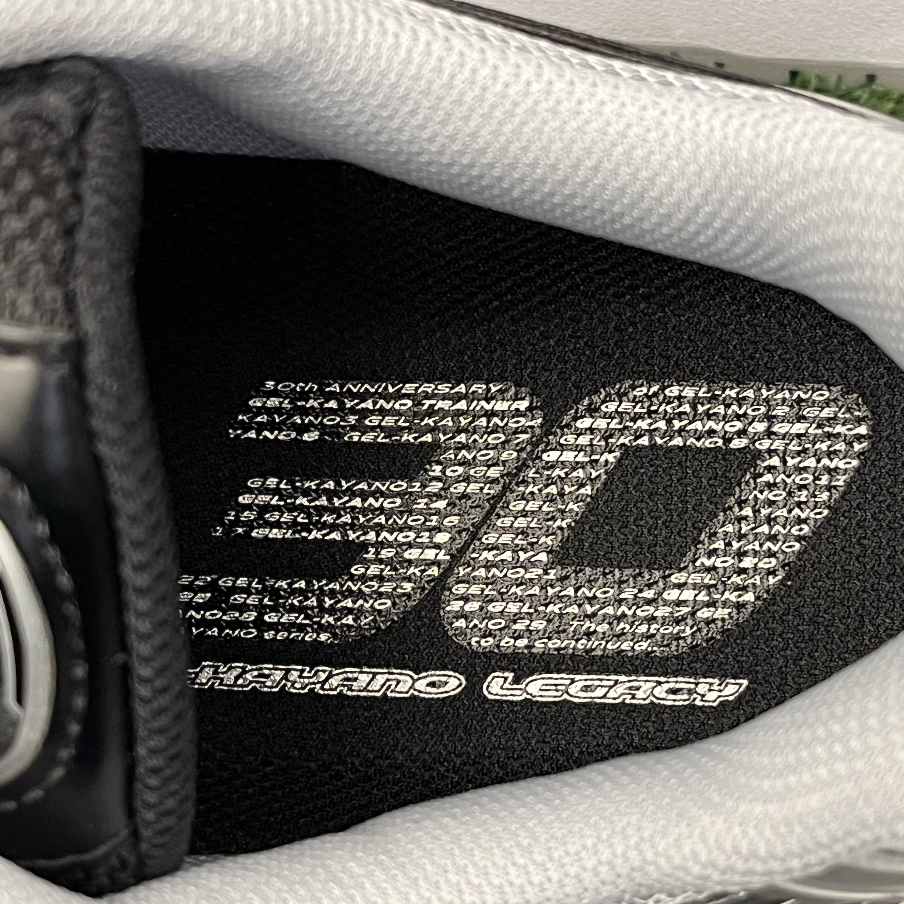 Asics Gel-Kayano Legacy Pure Silver 착용 스타일 - 1