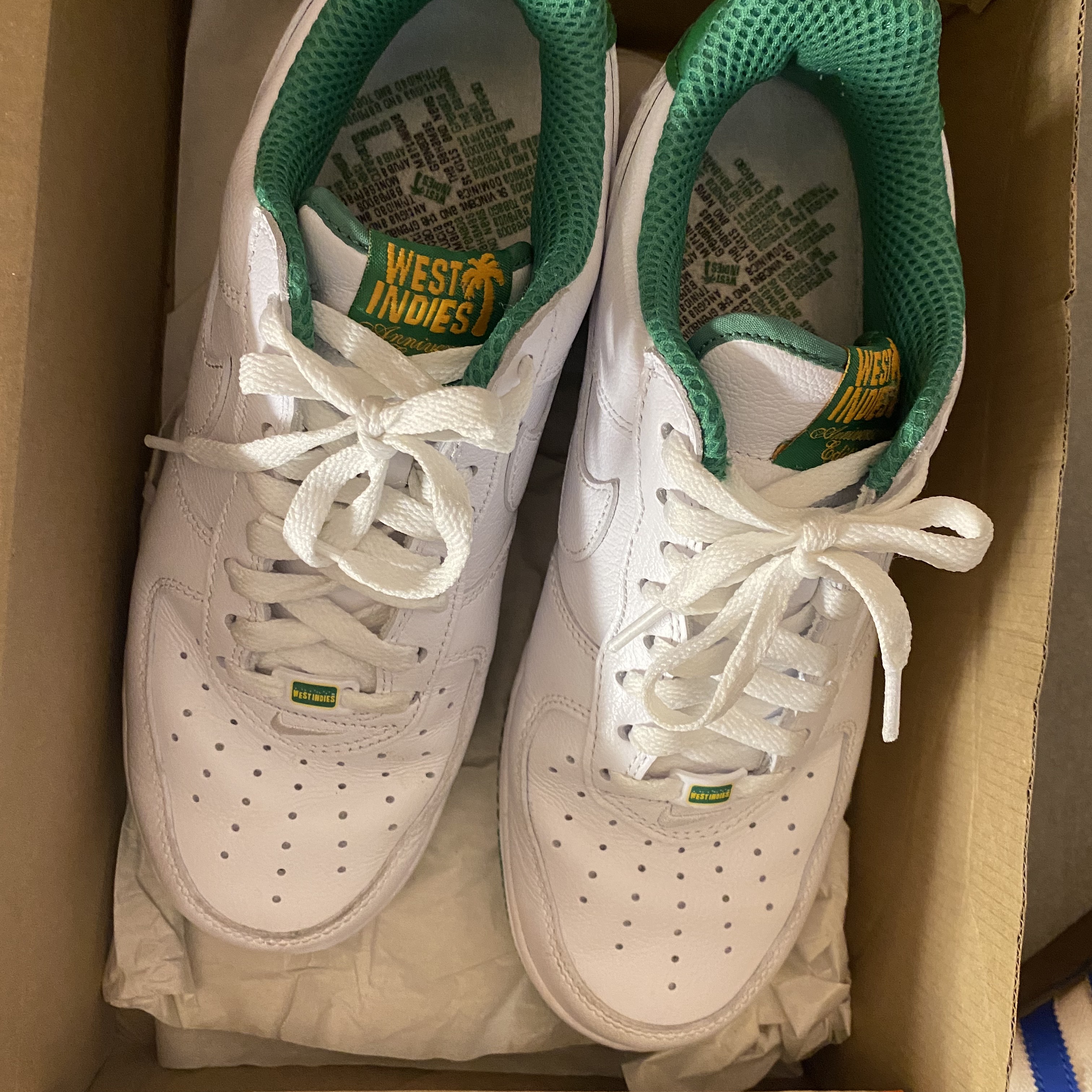 Nike Air Force 1 Low Retro QS West Indies Classic Green 착용 스타일 - 1