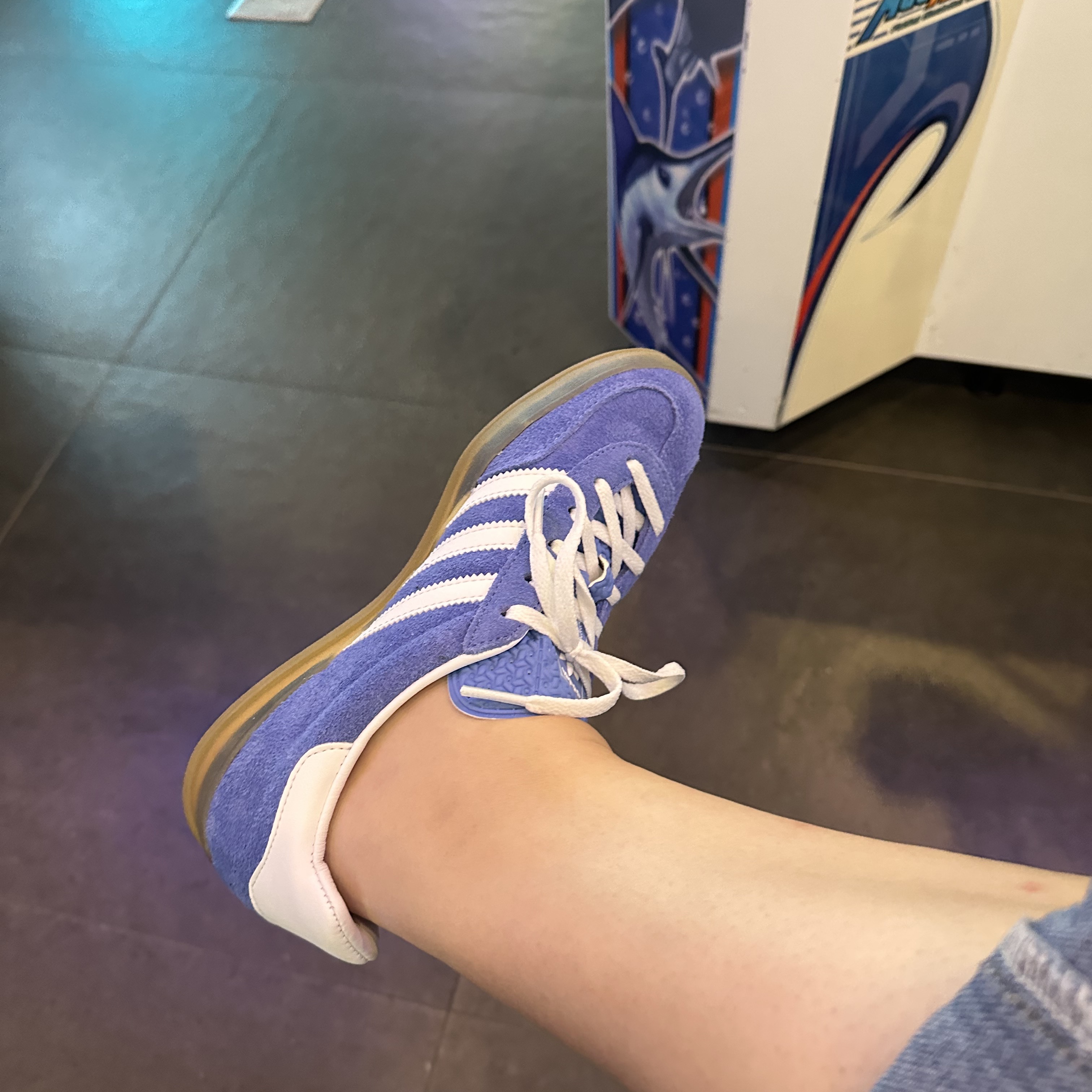 (W) Adidas Gazelle Indoor Blue Fusion Cloud White 착용 스타일