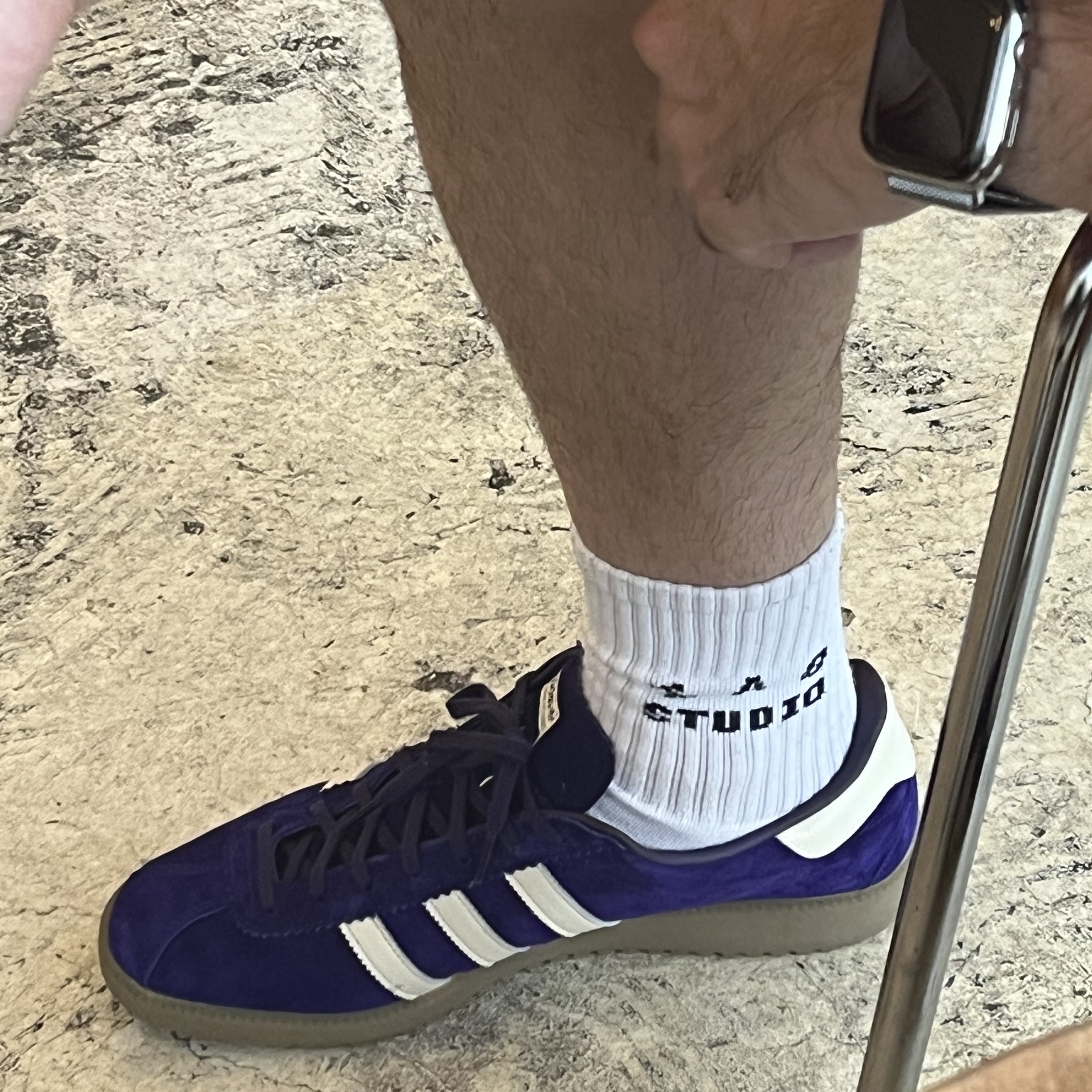 Adidas Bermuda College Purple Cream White 착용 스타일