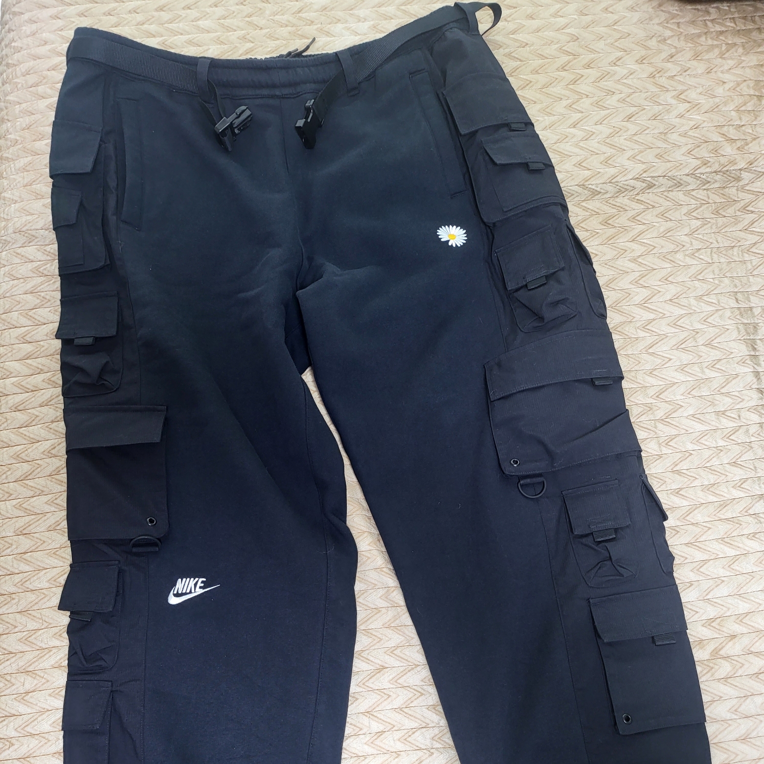 Nike x Peaceminusone Wide Pants Black (DR0096-010) 착용 스타일