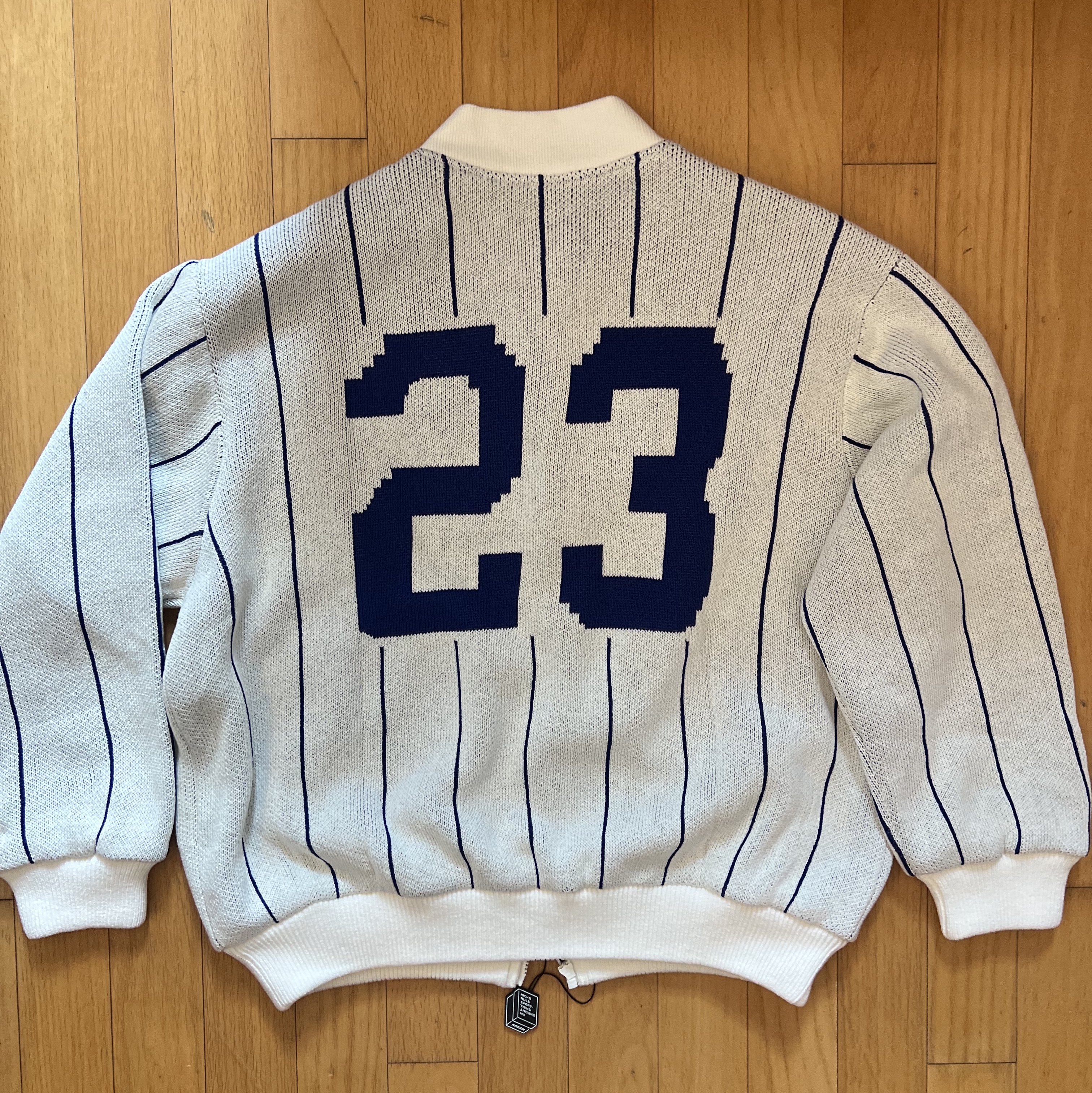 Supreme Pinstripe Varsity Zip Up Sweater White - 23SS 착용 스타일 - 2