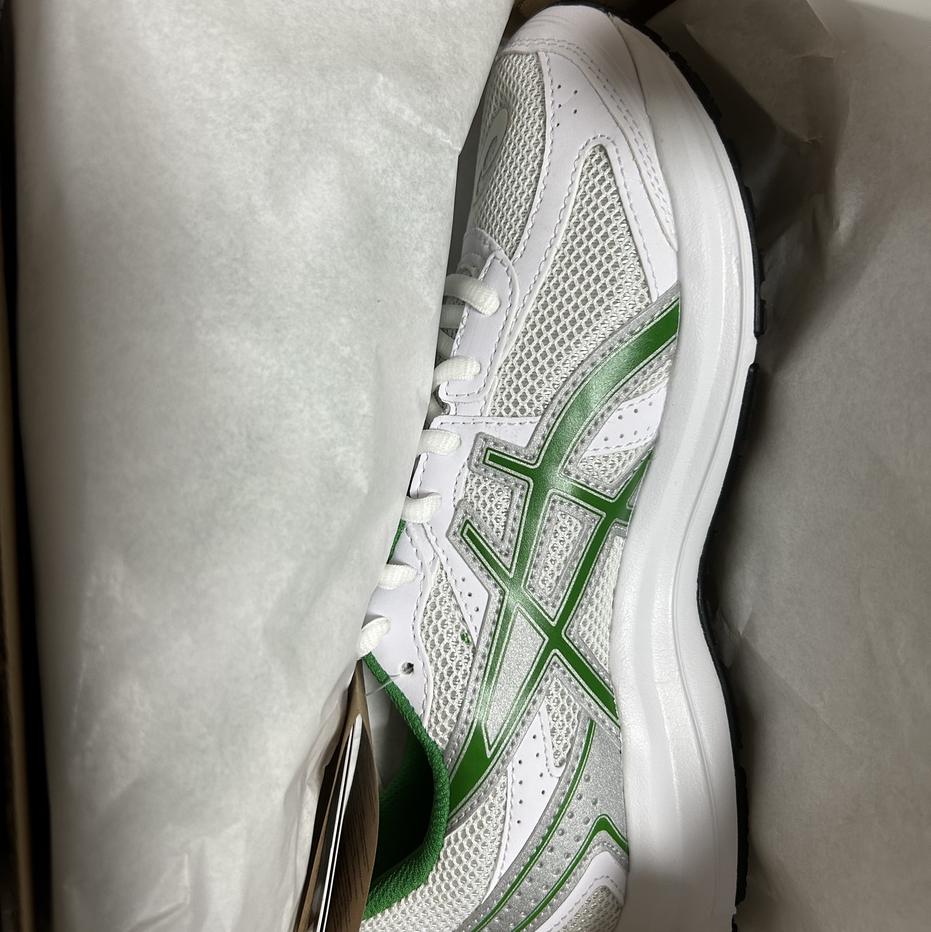 Asics Jog 100 S White Green - 2E Wide 착용 스타일
