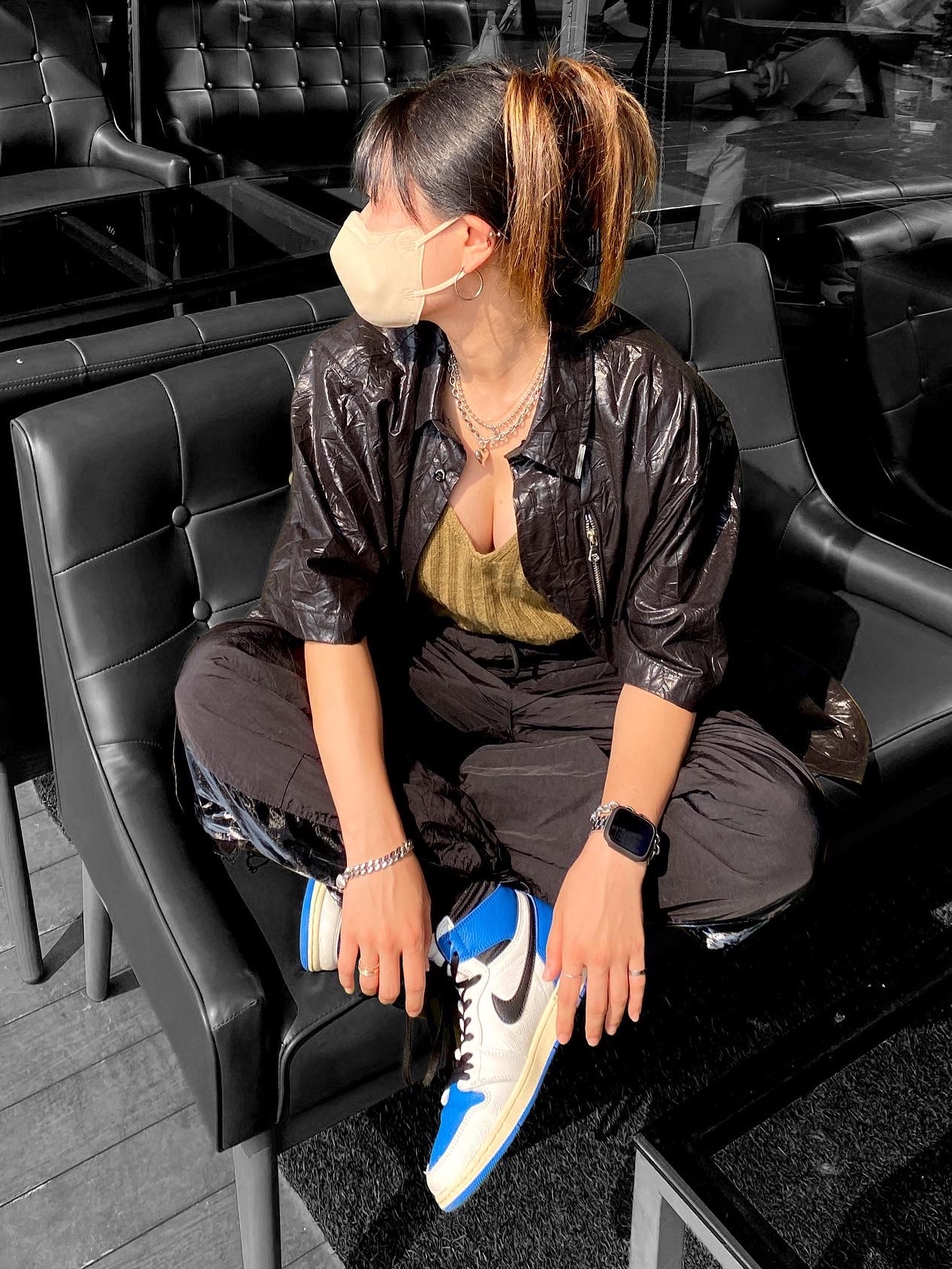 Jordan 1 x Travis Scott x Fragment Retro High OG SP Military Blue, Supreme Washed Chino Twill Camp Cap Black 착용 스타일 - 4