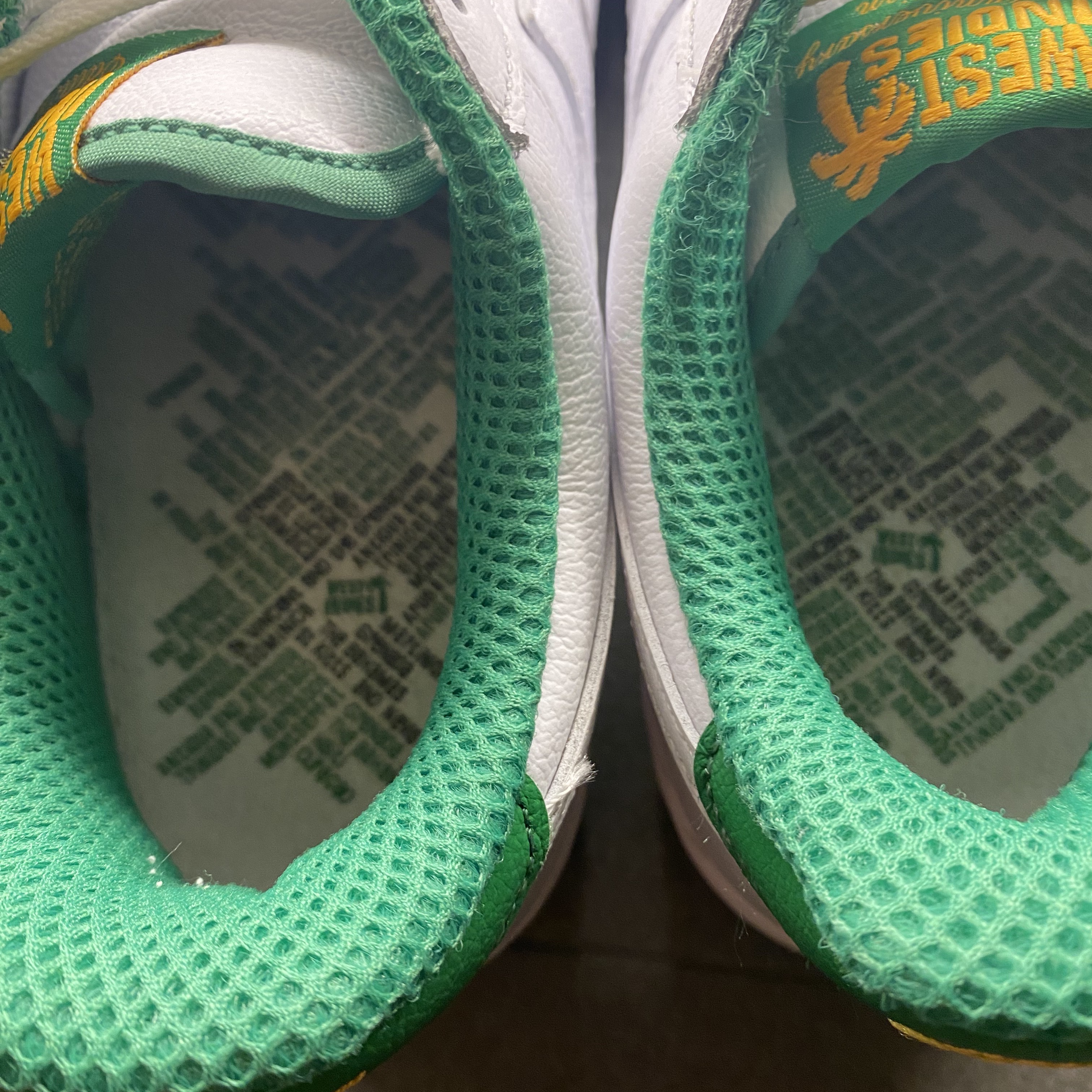 Nike Air Force 1 Low Retro QS West Indies Classic Green 착용 스타일 - 2