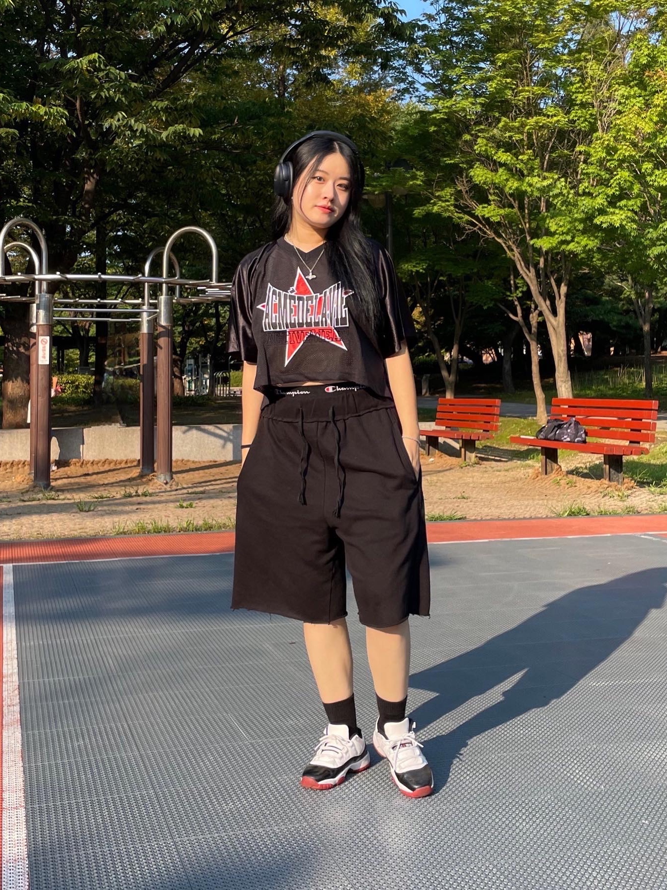 (GS) Jordan 11 Retro Low Concord Bred, BOSE QC45 Triple Black (Korean Ver.) 착용 스타일 - 1