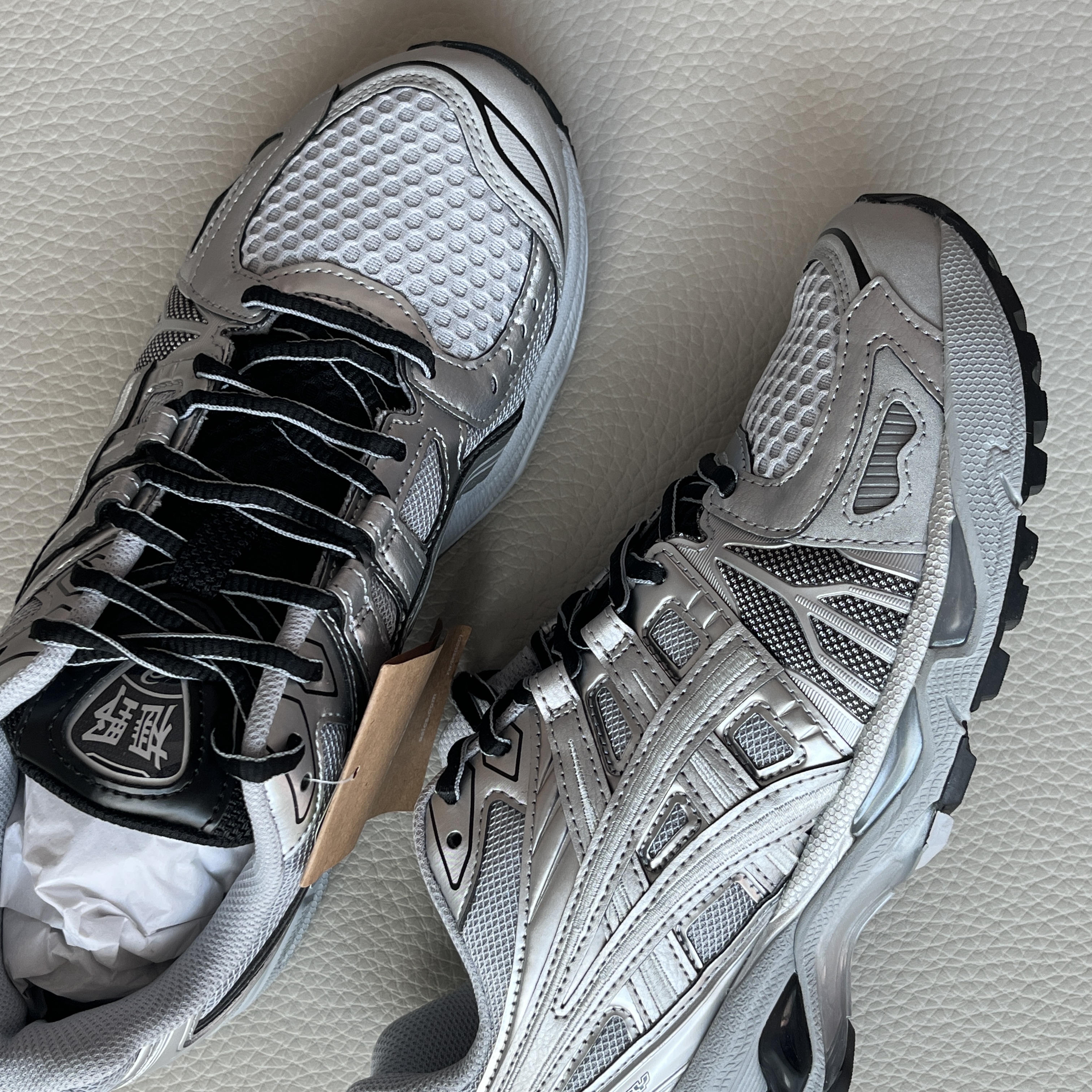 Asics Gel-Kayano Legacy Pure Silver 착용 스타일 - 2
