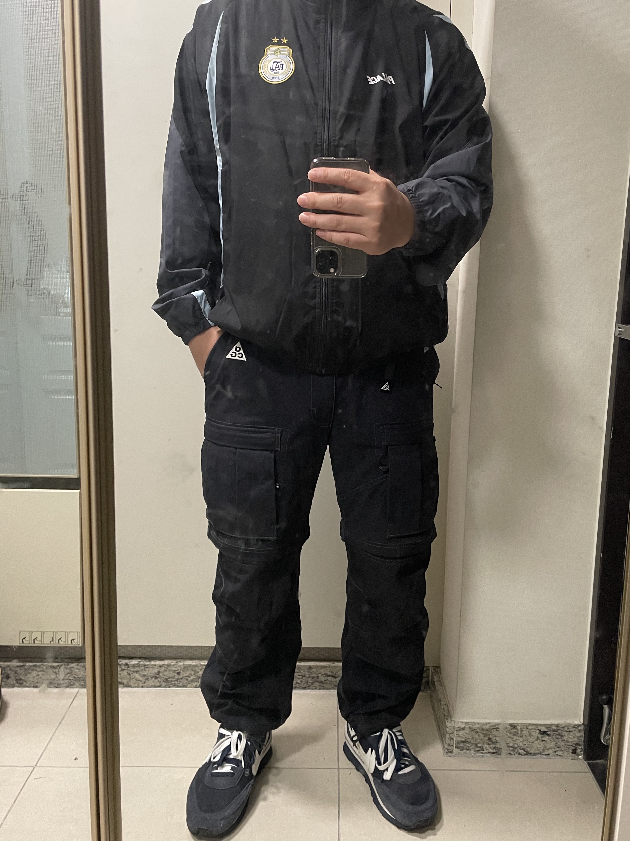 Palace Pro Shell Jacket Black - 23FW, Nike ACG Smith Summit Cargo Pants Black - Asia 착용 스타일 - 2