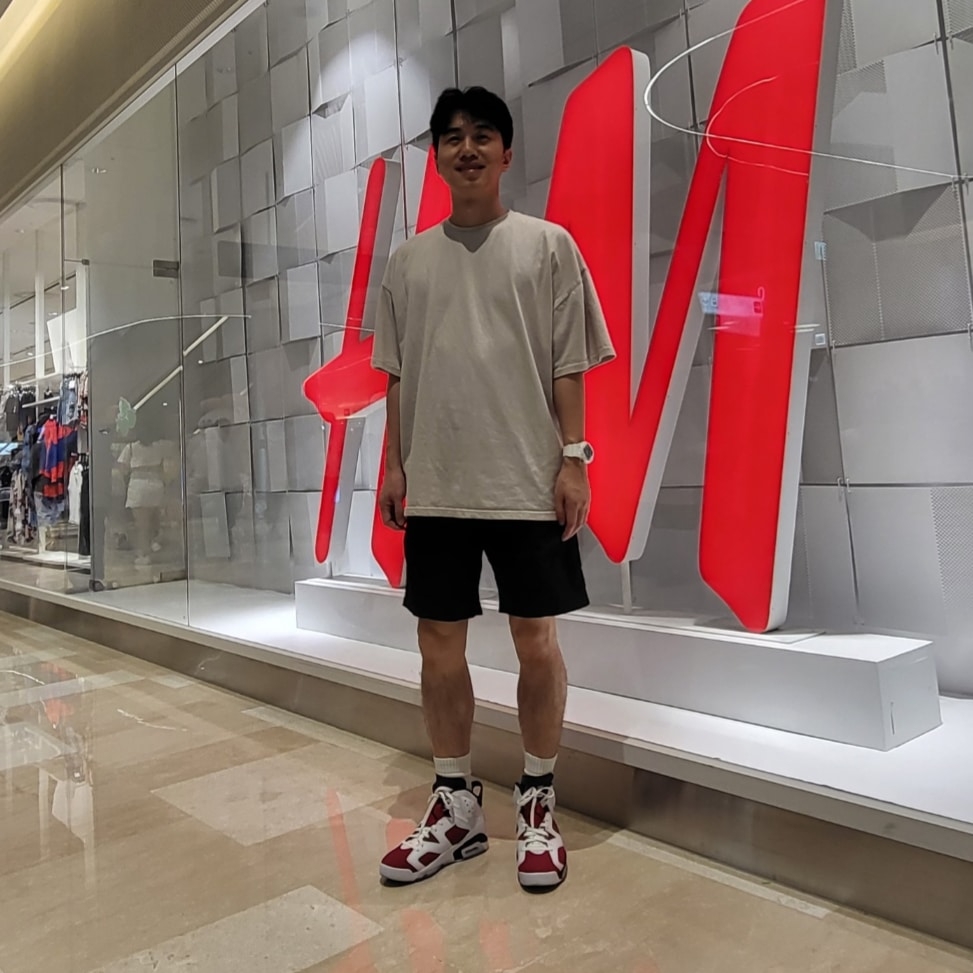 Jordan 6 Retro Carmine 2021 착용 스타일 - 1