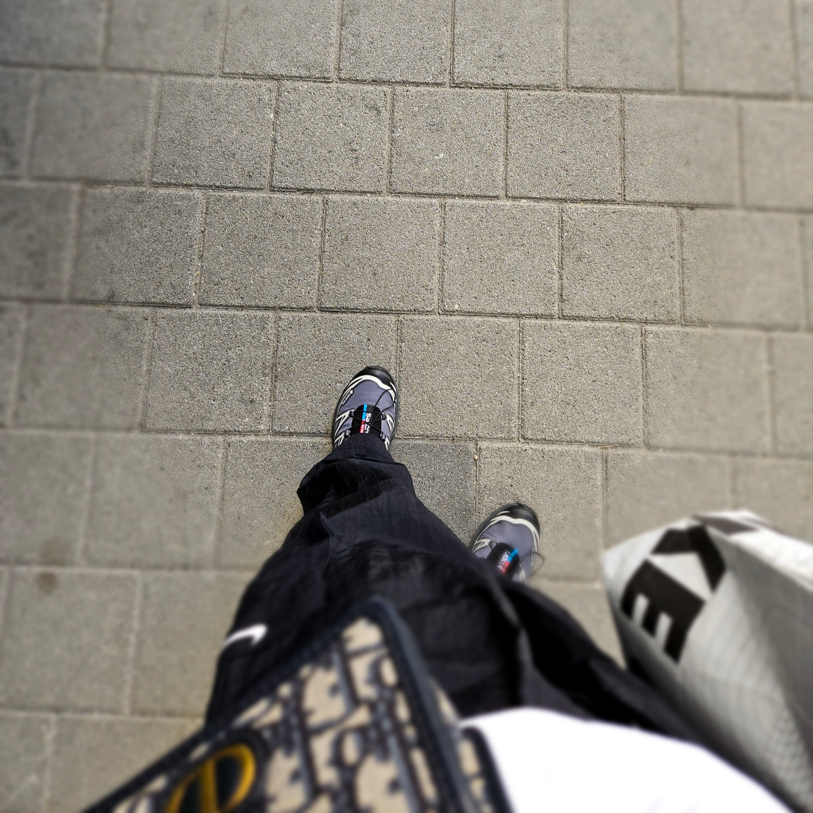 Salomon XT-6 Gore-Tex Black Ebony 착용 스타일