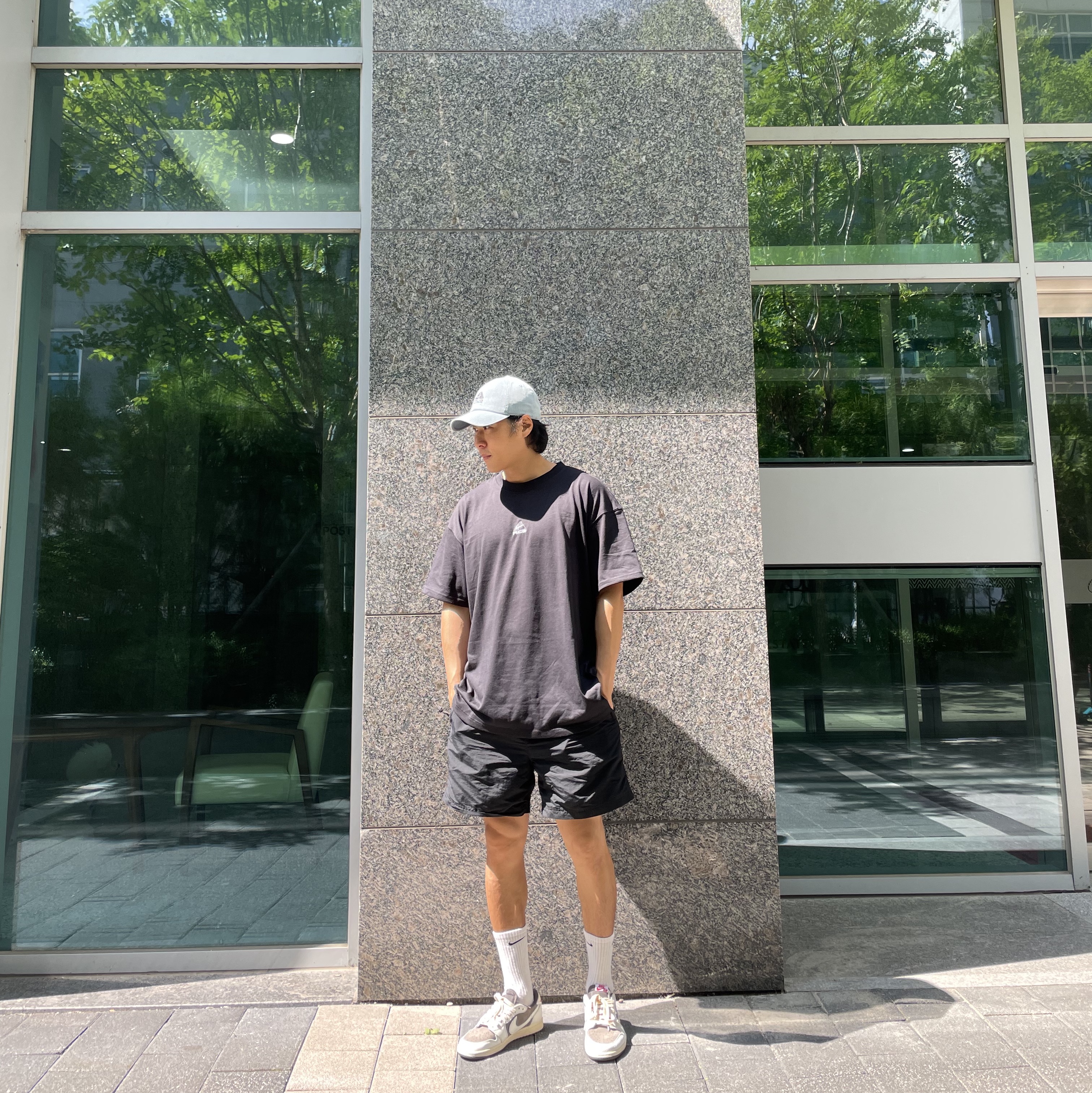Supreme x Nike ACG Denim 6-Panel Washed Blue - 22FW, Nike ACG LBR Lungs T-Shirt Black - US/EU 착용 스타일 - 3