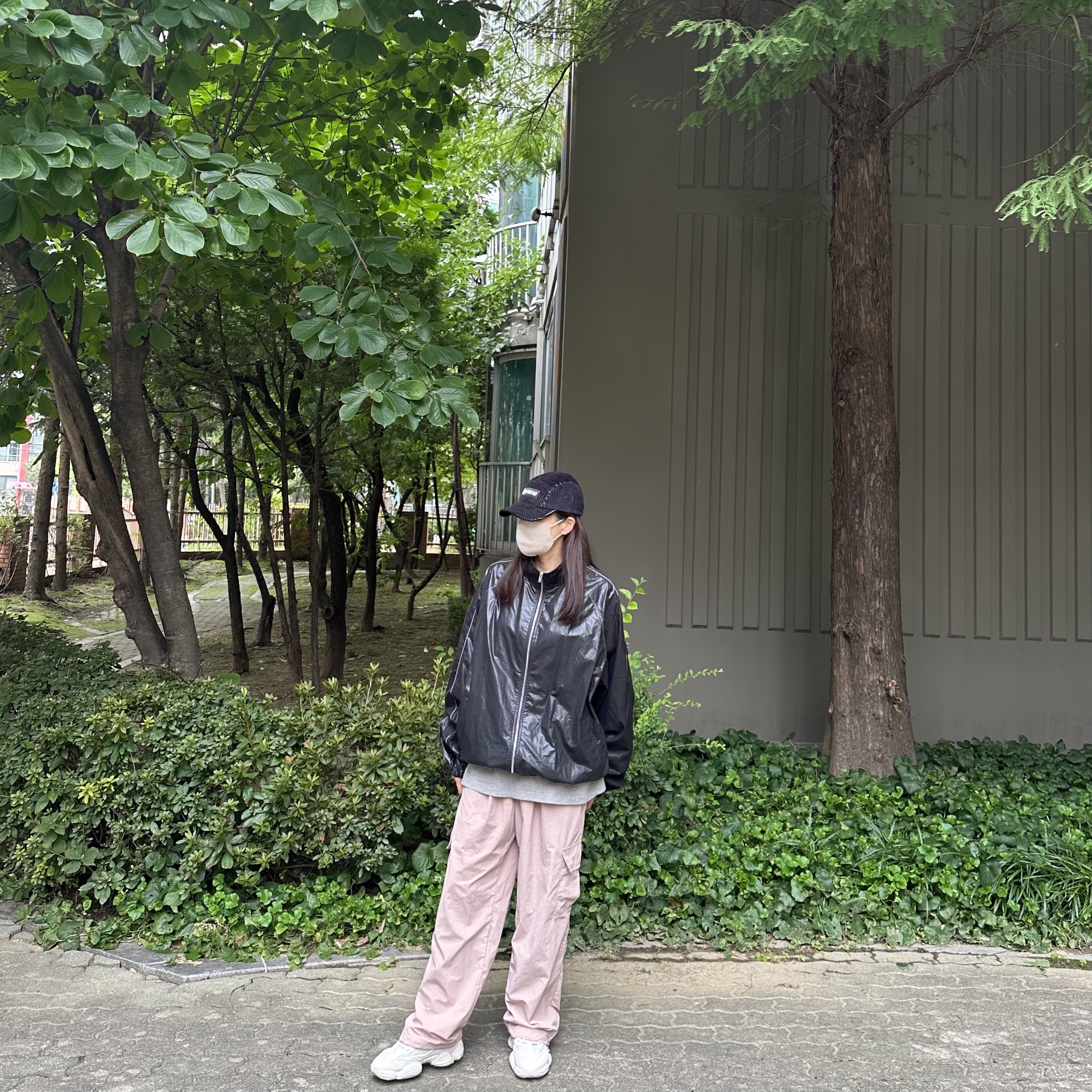 Supreme 2-Tone Corduroy Camp Cap Black - 23SS, (W) Matin Kim Logo Coating Jumper Black 착용 스타일 - 3