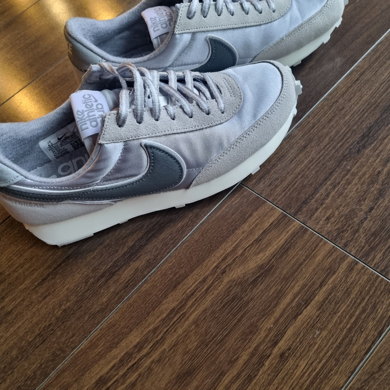 (W) Nike Daybreak SE Light Smoke Grey 착용 스타일 - 2