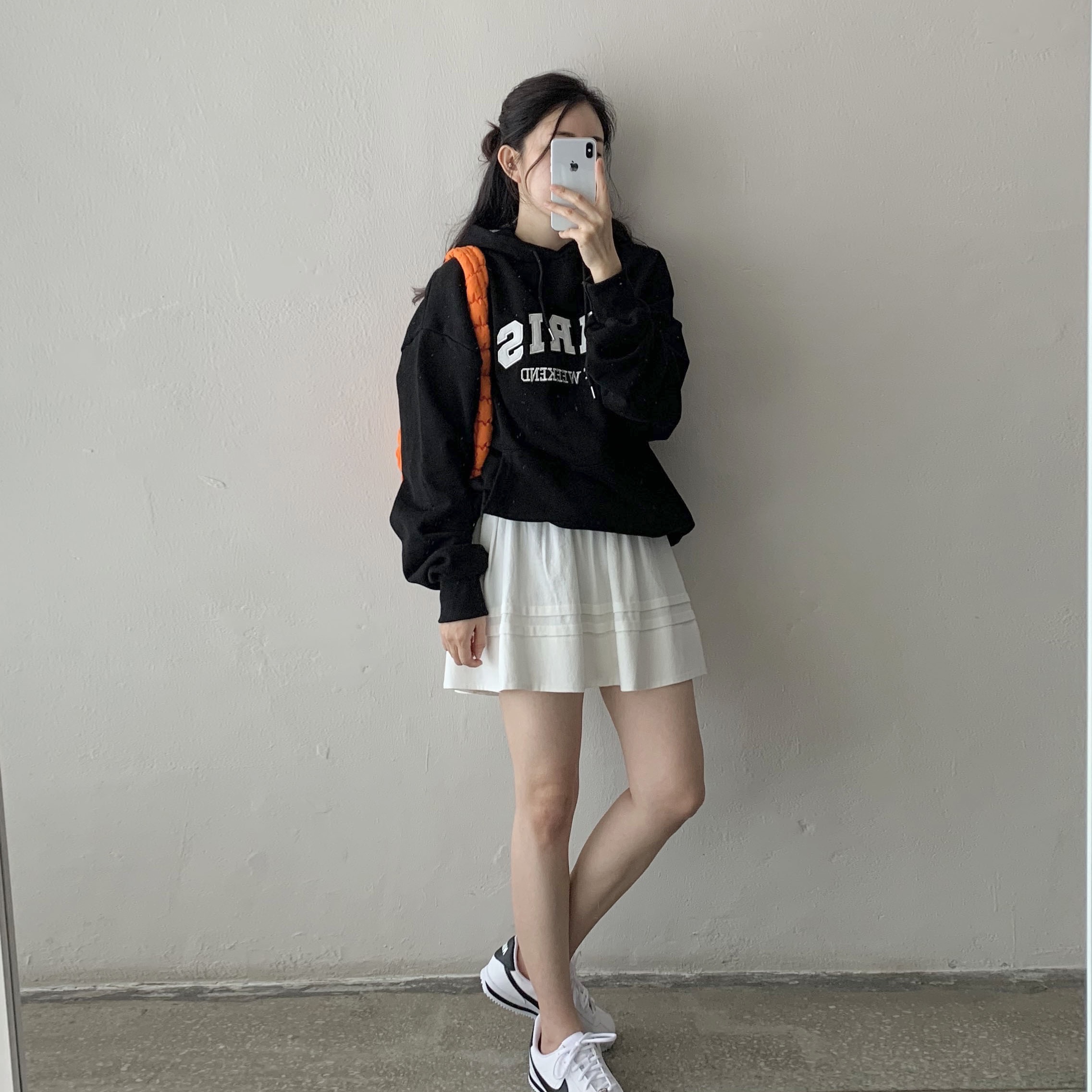 COS Quilted Mini Bag Bright Orange, (GS) Nike Cortez Basic SL White Black 착용 스타일 - 2