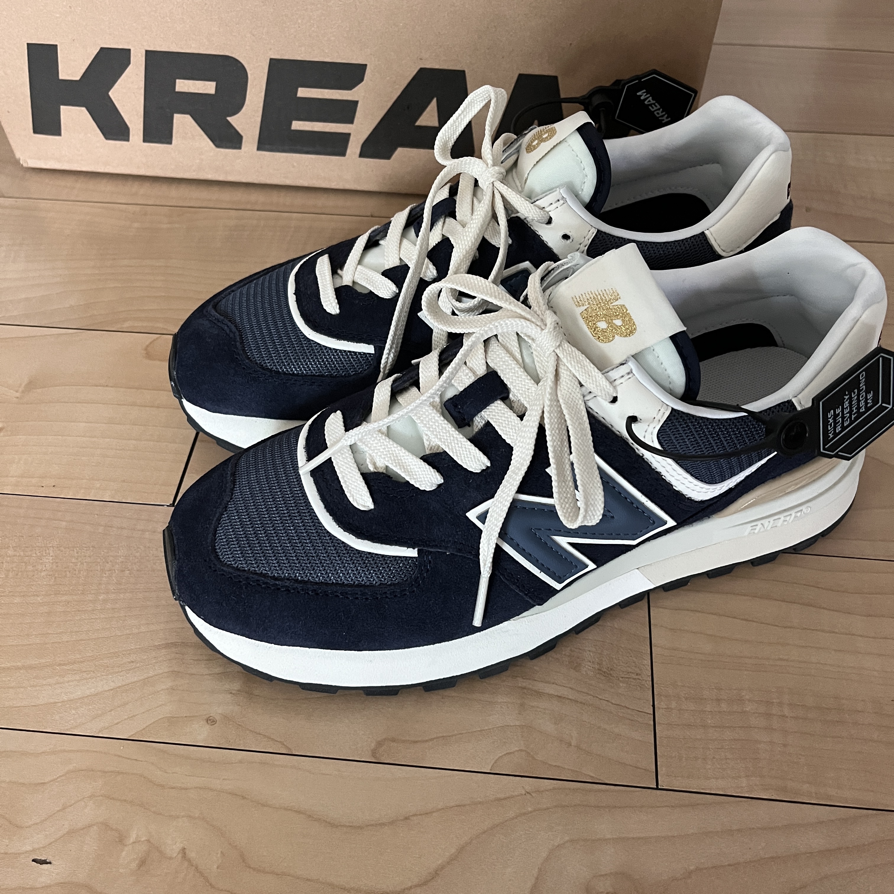 New Balance 574 Legacy Navy 착용 스타일 - 2