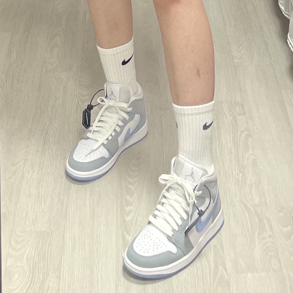 (W) Jordan 1 Mid Wolf Grey 착용 스타일