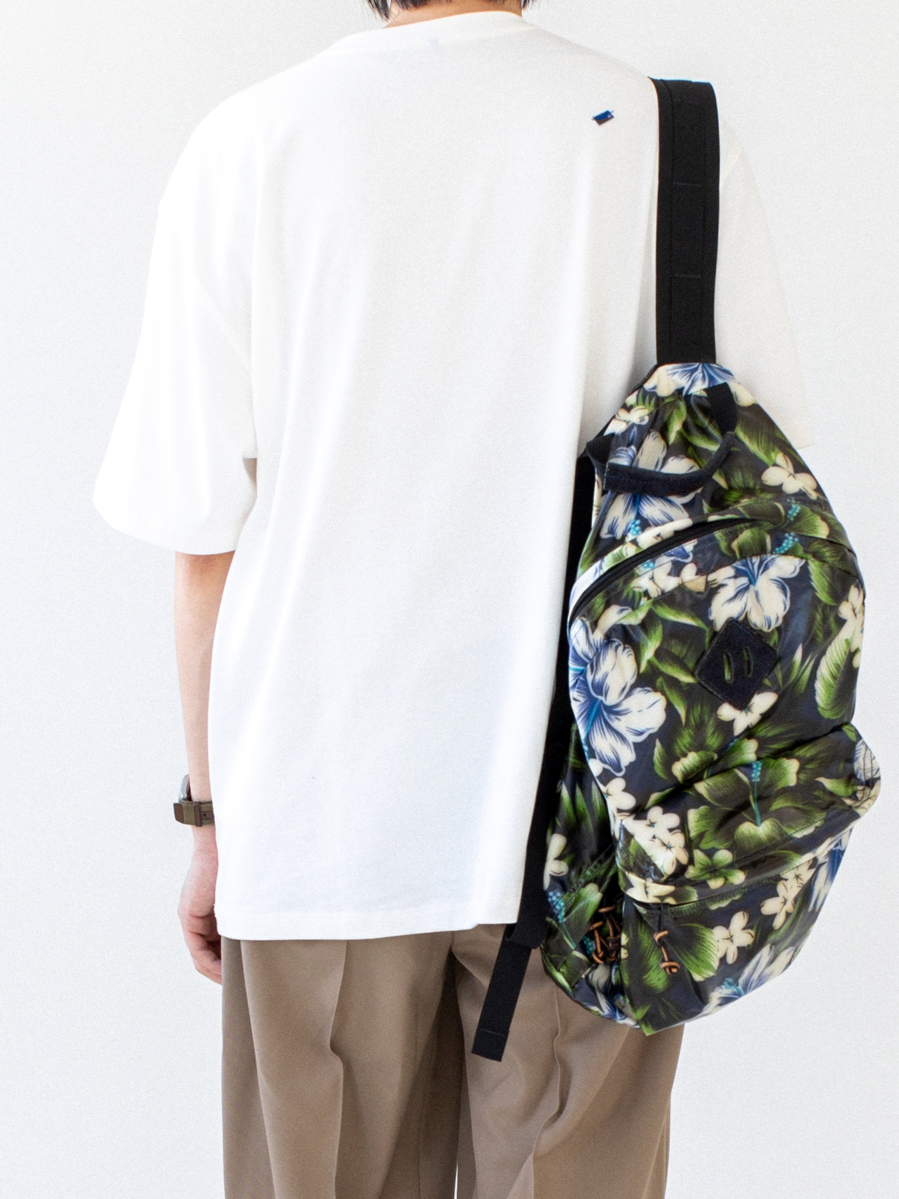 Ader Error Butterfy Logo T-Shirt White 착용 스타일 - 3