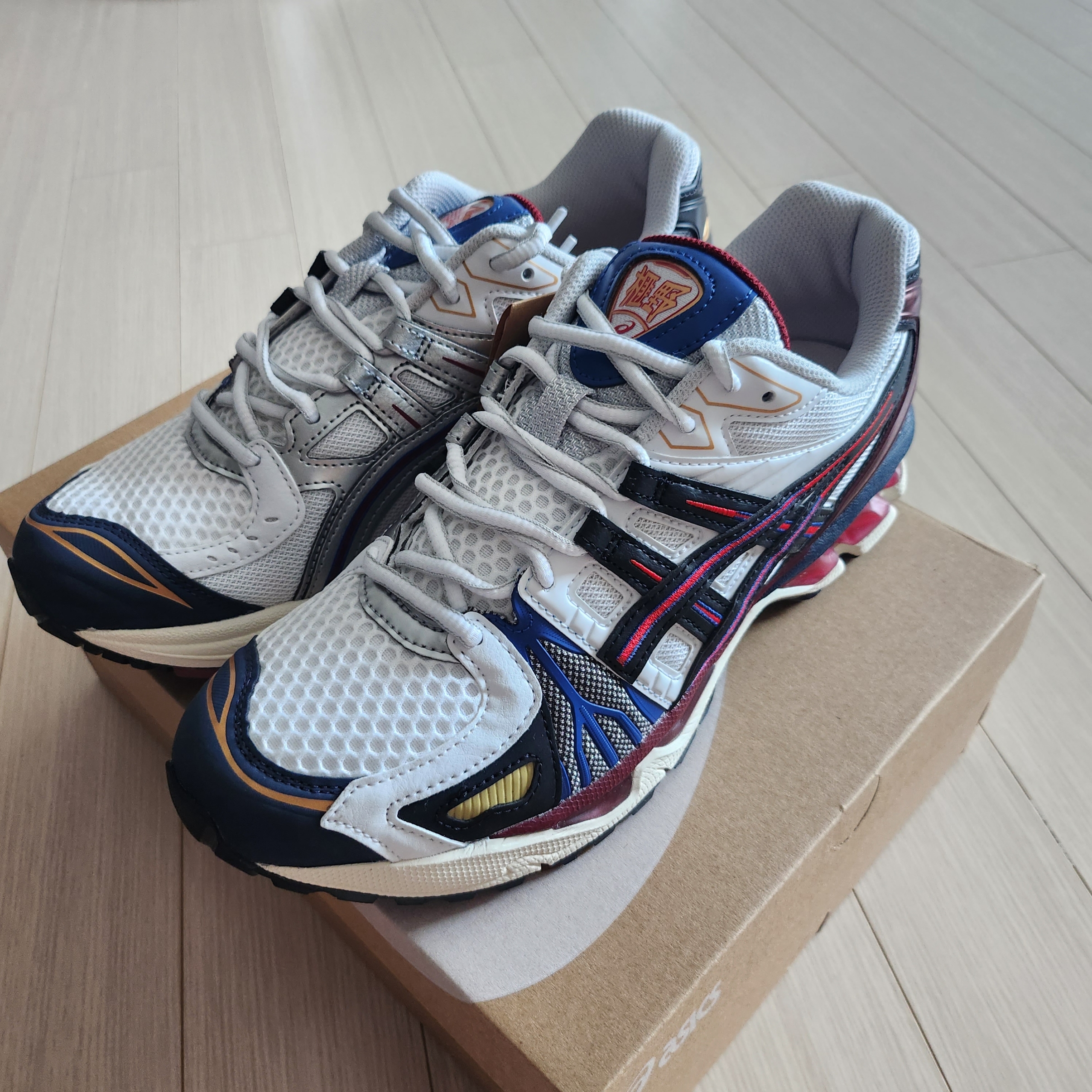 Asics Gel-Kayano Legacy White Black 착용 스타일