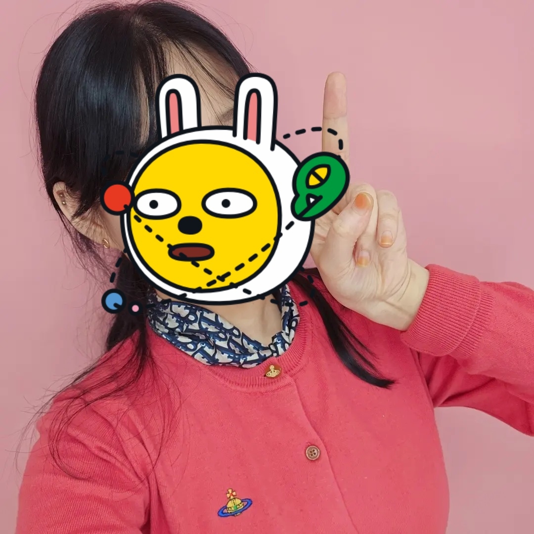 (W) Vivienne Westwood Bea Cardigan Coral - 22FW, (W) Dior Oblique Mitzah Scarf Silk Twill Navy Blue 착용 스타일 - 2