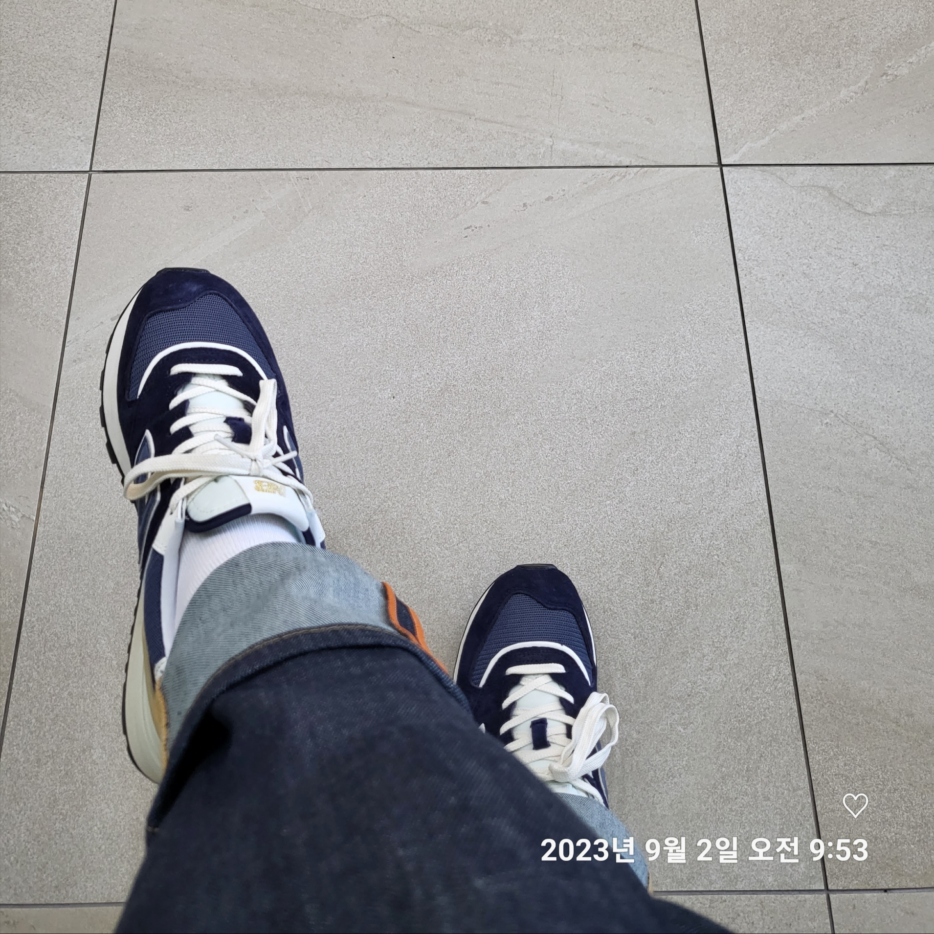 New Balance 574 Legacy Navy 착용 스타일